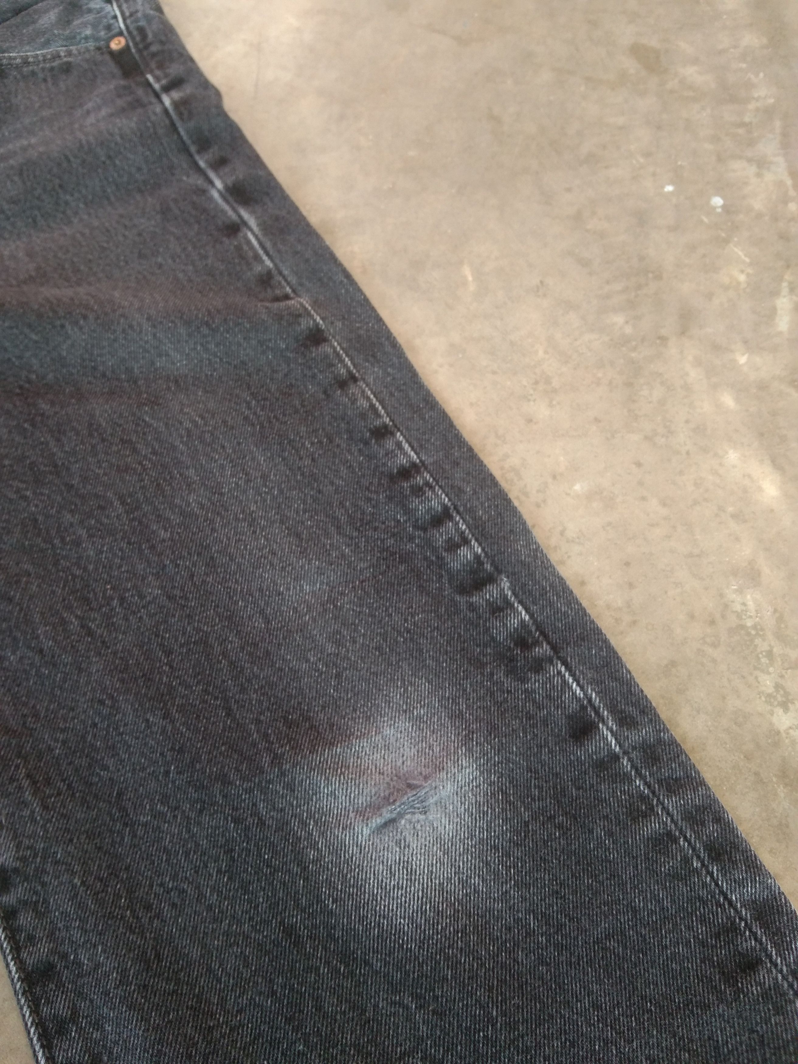 Levi's Vintage Levi's 501 Black Straight Leg Distressed Jeans 33x31 Size US 33 - 8 Thumbnail
