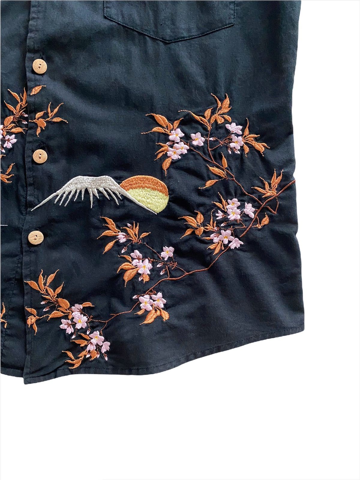 Japanese Brand × Vintage 🇯🇵 Traditional embroidery Koi Button Shirt design Rare Size US L / EU 52-54 / 3 - 5 Thumbnail