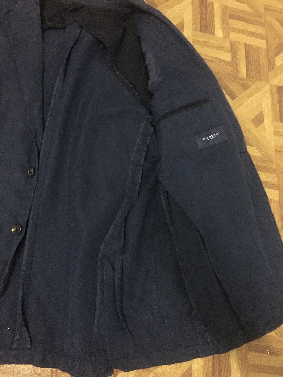 Burberry navy blazer Size US M / EU 48-50 / 2 - 3 Thumbnail