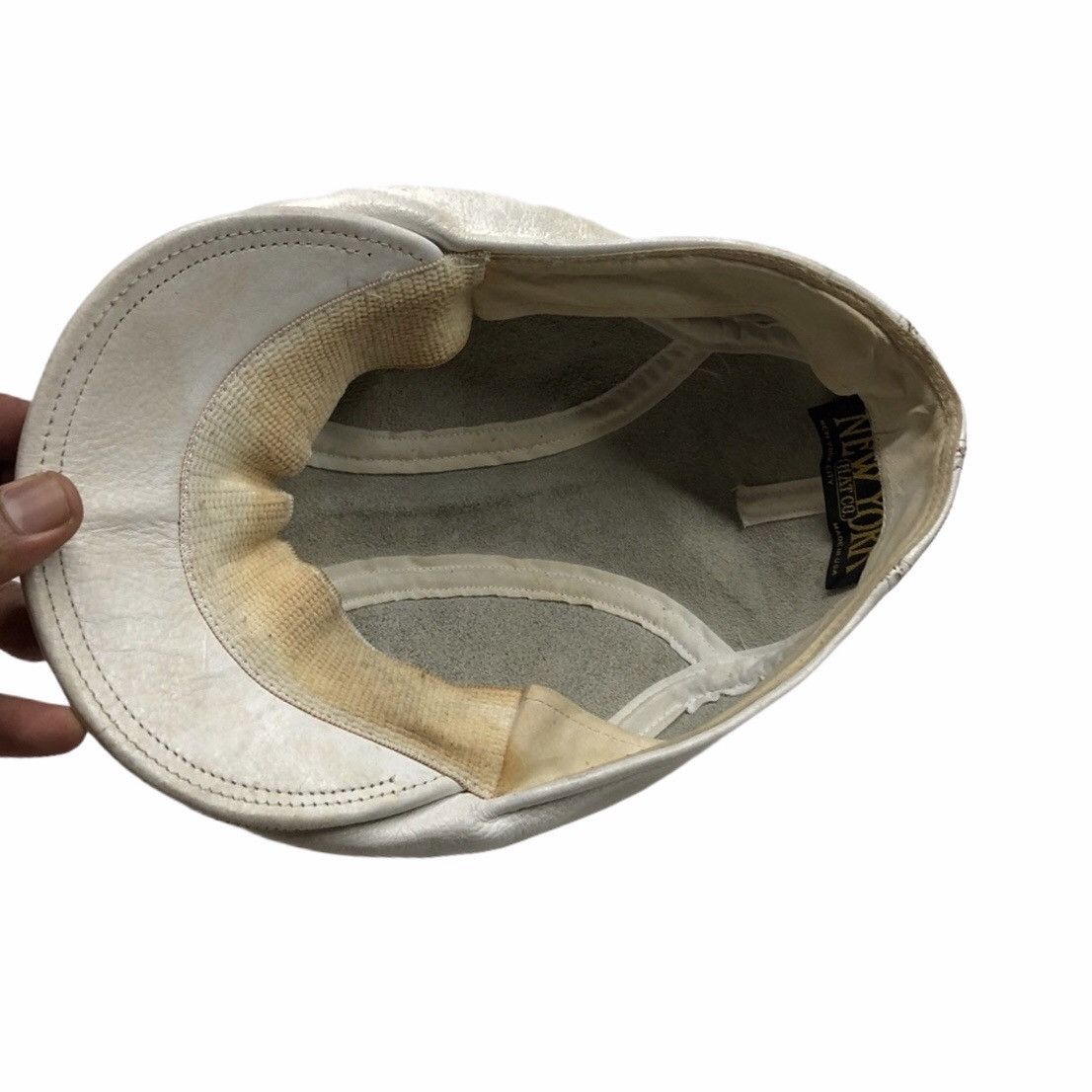 Vintage New York Hat Co. Beret Hat, White Leather Hats Caps Size ONE SIZE - 7 Thumbnail