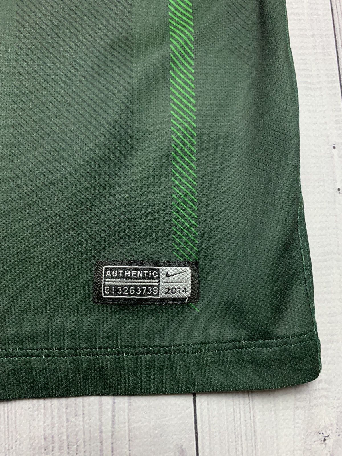Nike × Vintage Vintage Nike soccer jersey Celtic size L line Size US L / EU 52-54 / 3 - 5 Thumbnail