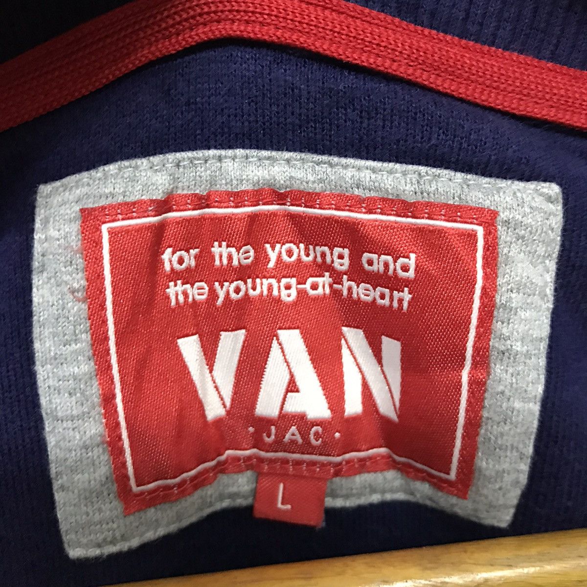 Japanese Brand × Van × Vintage Vintage Van Sweatshirt CrewNeck Van Jumper Pullover Size US M / EU 48-50 / 2 - 7 Thumbnail
