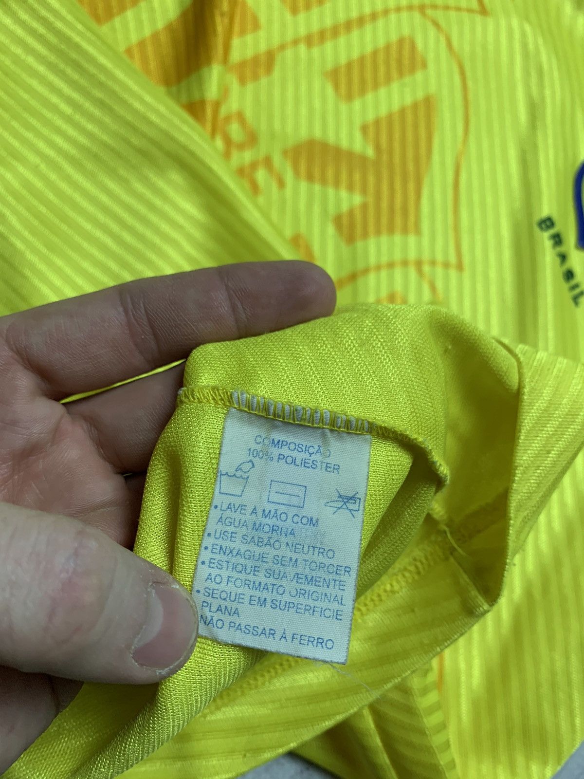 Umbro × Vintage Vintage soccer jersey Brazil Umbro Size US L / EU 52-54 / 3 - 9 Thumbnail