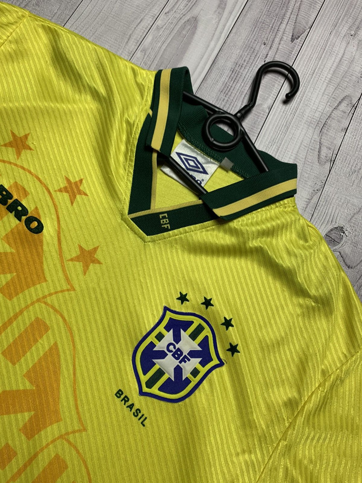 Umbro × Vintage Vintage soccer jersey Brazil Umbro Size US L / EU 52-54 / 3 - 2 Thumbnail