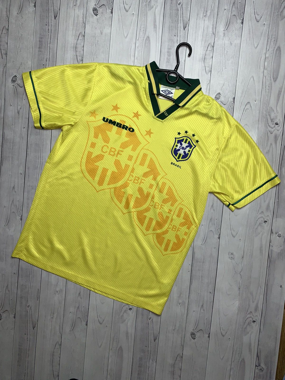Umbro × Vintage Vintage soccer jersey Brazil Umbro Size US L / EU 52-54 / 3 - 1 Thumbnail