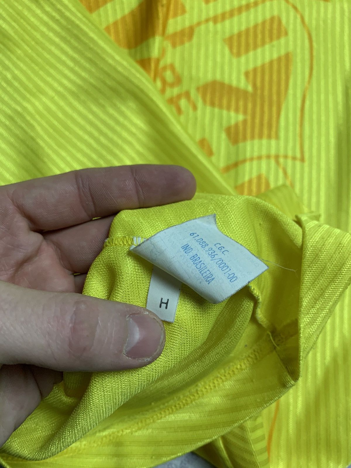 Umbro × Vintage Vintage soccer jersey Brazil Umbro Size US L / EU 52-54 / 3 - 8 Thumbnail