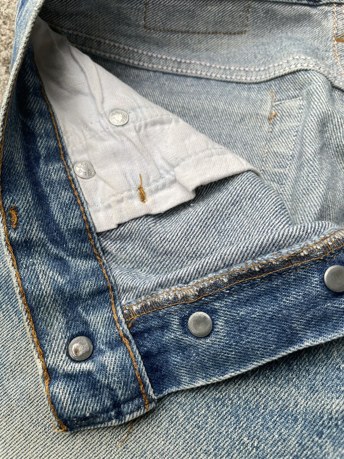 Levi's Vintage Levi’s 501 e 1985 Aging Stone Wash Distressed Size US 28 / EU 44 - 21 Thumbnail