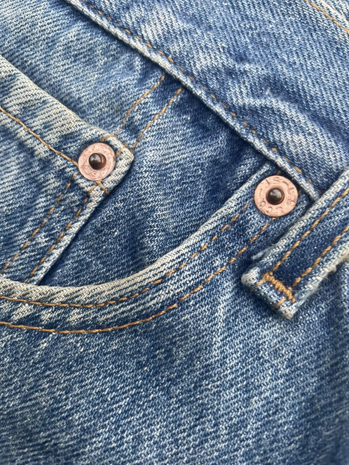 Levi's Vintage Levis 501 Single R 1995 USA Aging Faded Wash Denim Size US 39 - 16 Thumbnail
