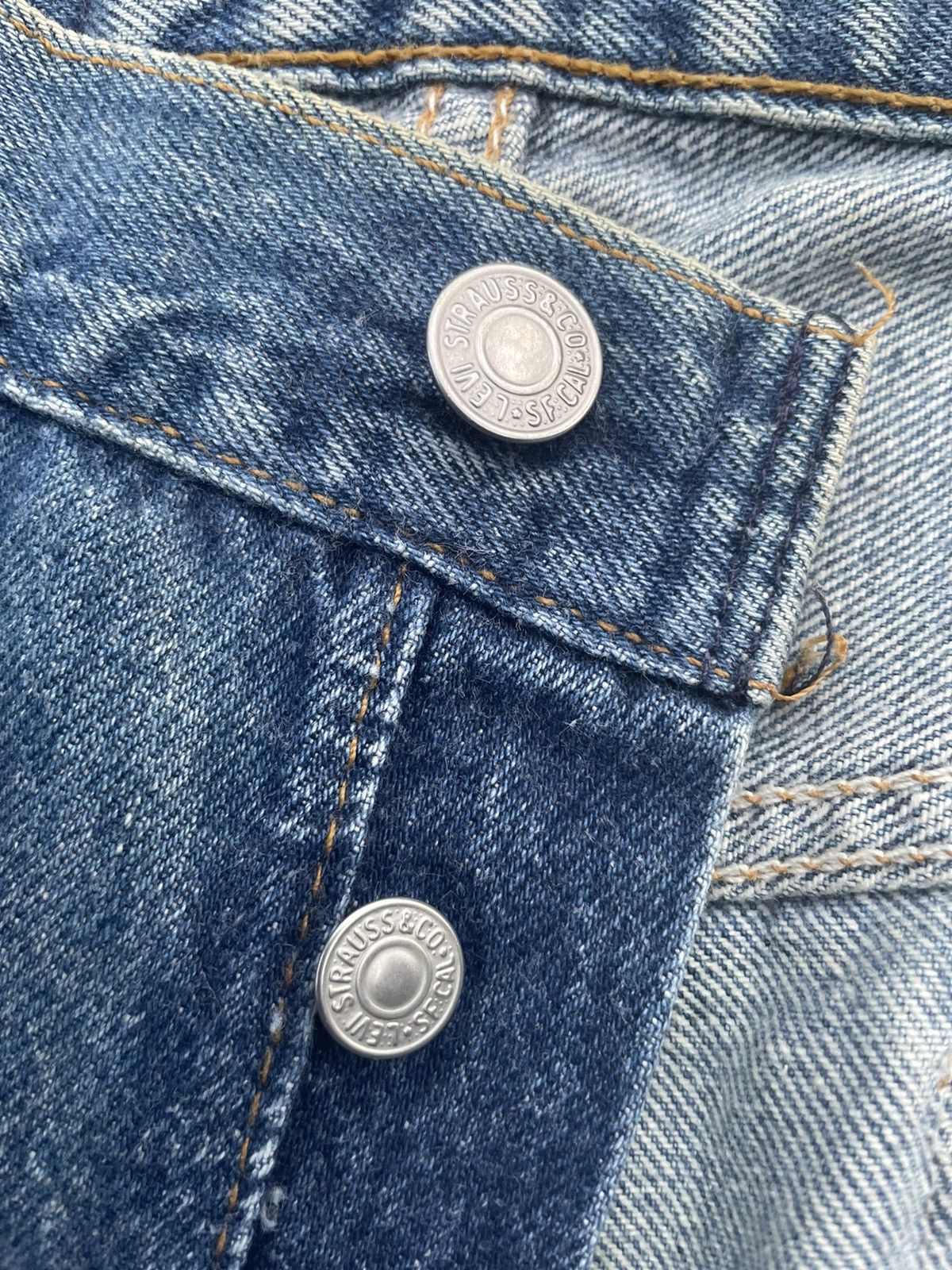 Levi's Vintage Levis 501 Single R 1995 USA Aging Faded Wash Denim Size US 39 - 17 Thumbnail