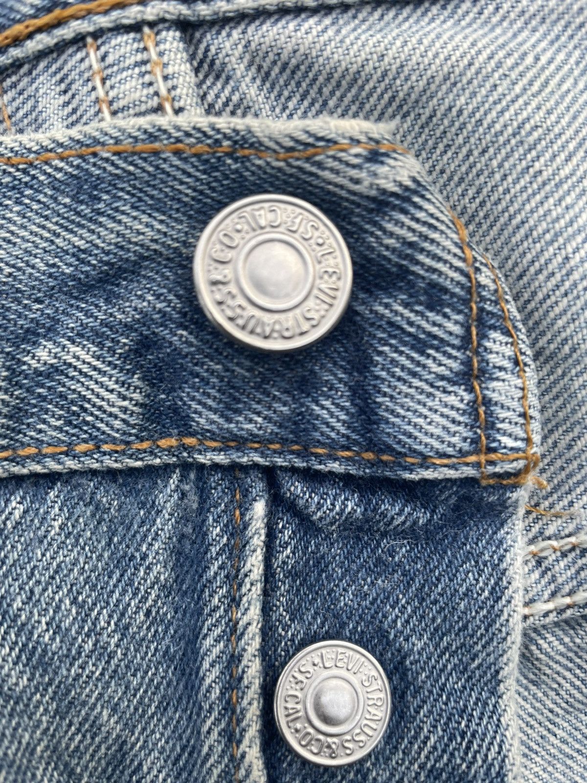 Levi's × Vintage Vintage Levi’s 501 e 1998 Usa Aging Faded Wash Size US 39 - 16 Thumbnail