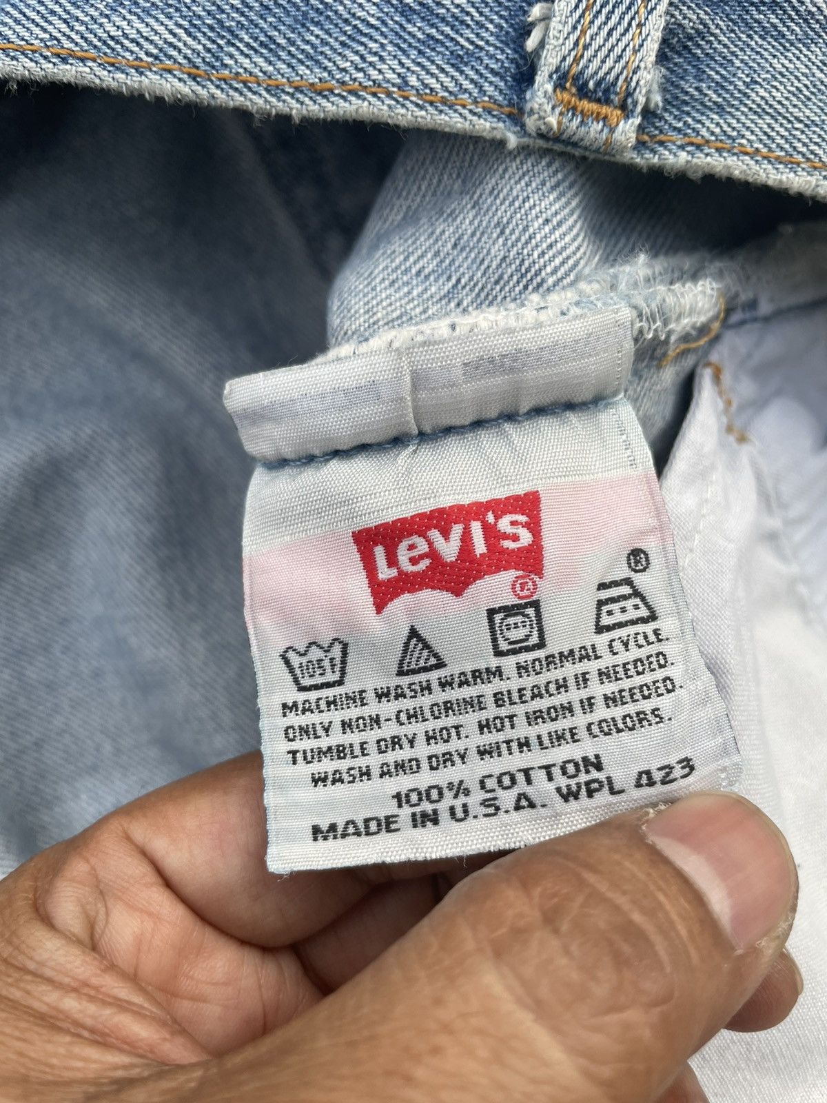 Levi's × Vintage Vintage Levi’s 501 e 1998 Usa Aging Faded Wash Size US 39 - 14 Thumbnail