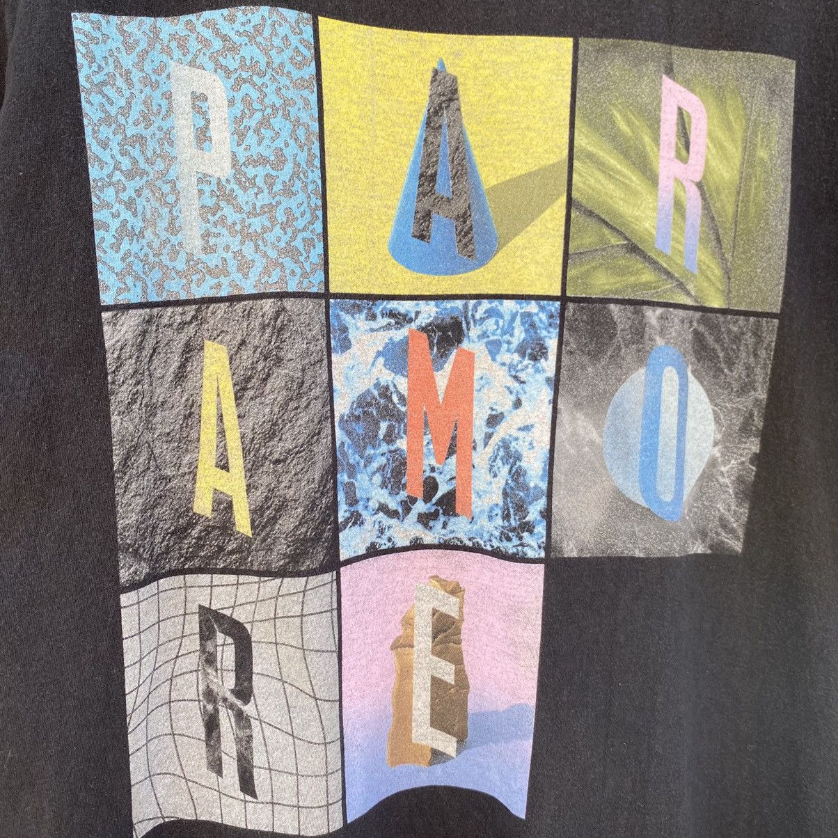 Band Tees Thrashed Faded Vintage Paramore Band ERD GRUNGE TEE Size US L / EU 52-54 / 3 - 3 Thumbnail