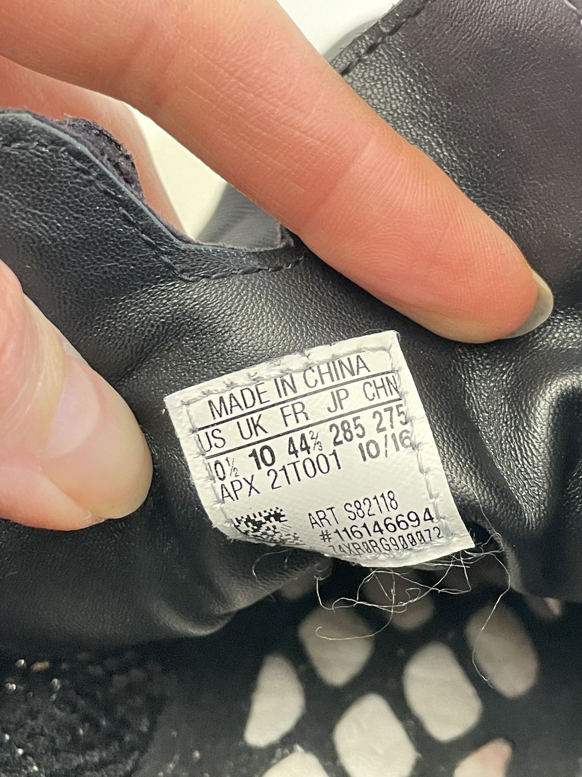 Adidas Y3 Run Boost Black White Sneakers Size US 10.5 / EU 43-44 - 13 Thumbnail