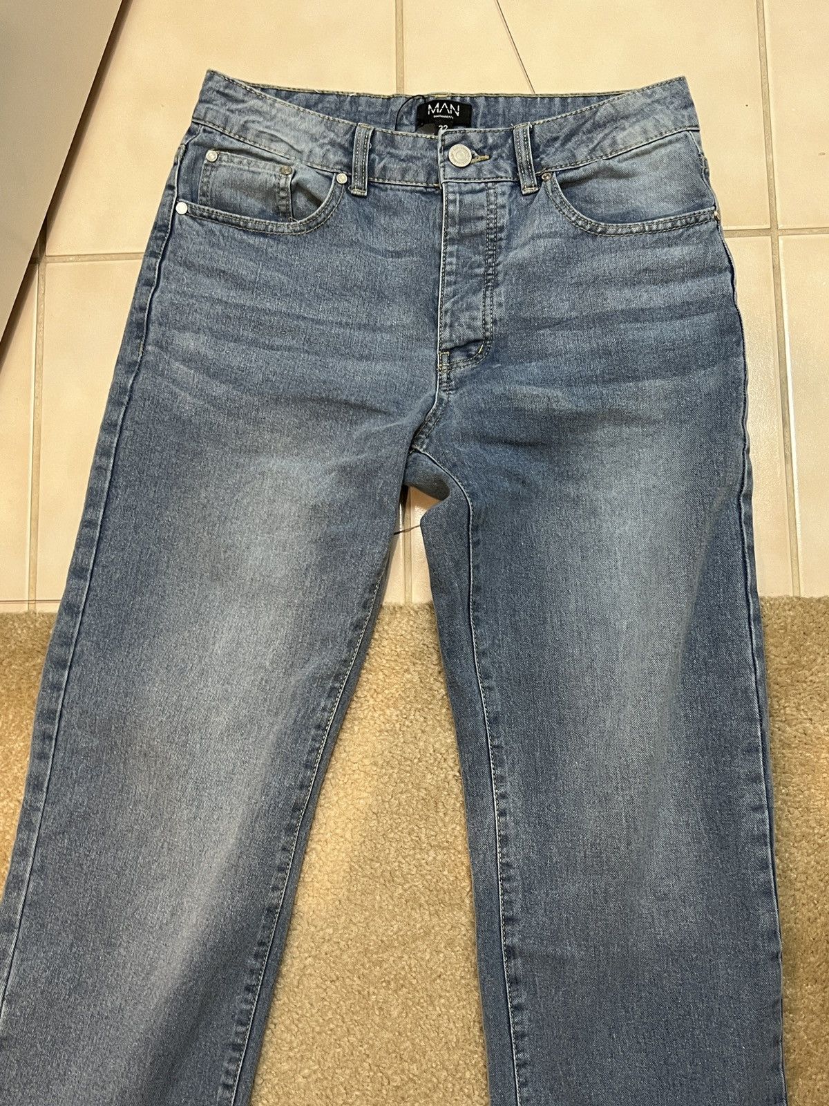 Boohoo Relaxed straight leg baggy fit rigid denim jeans faded fades Size US 32 / EU 48 - 5 Thumbnail