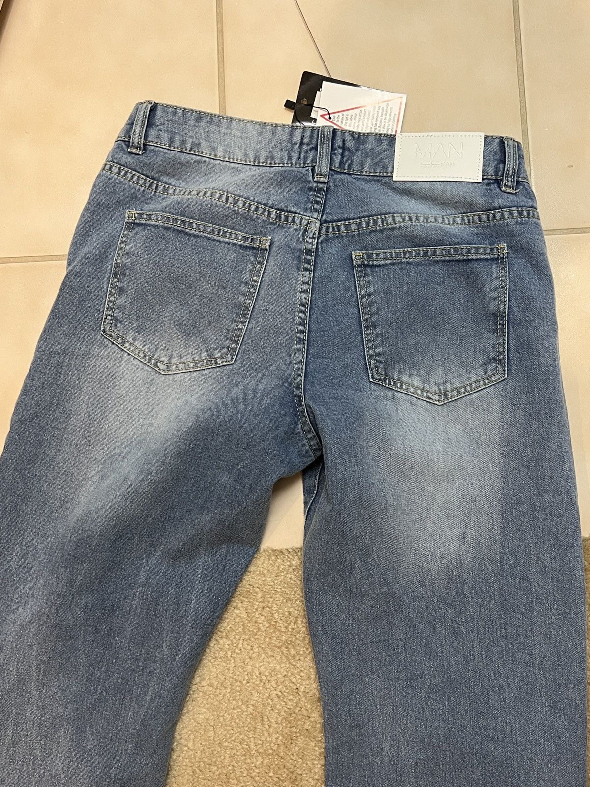 Boohoo Relaxed straight leg baggy fit rigid denim jeans faded fades Size US 32 / EU 48 - 7 Thumbnail