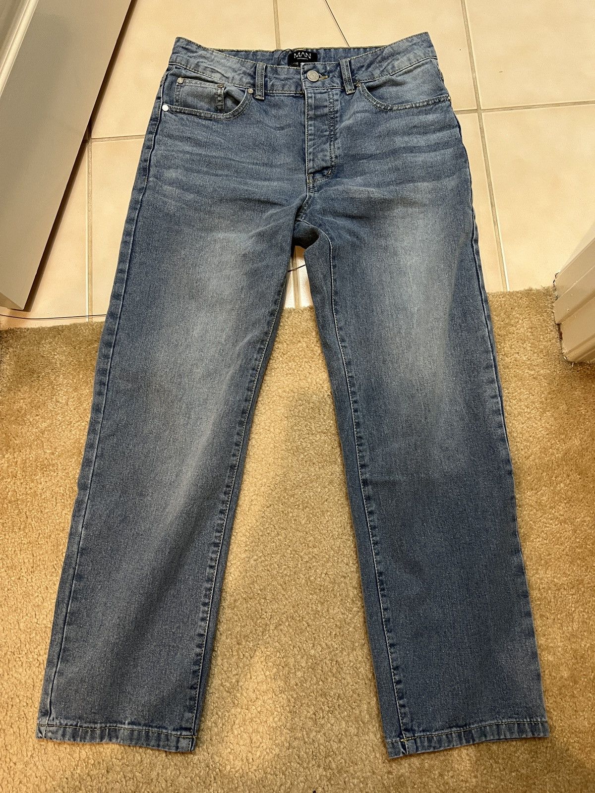 Boohoo Relaxed straight leg baggy fit rigid denim jeans faded fades Size US 32 / EU 48 - 4 Thumbnail