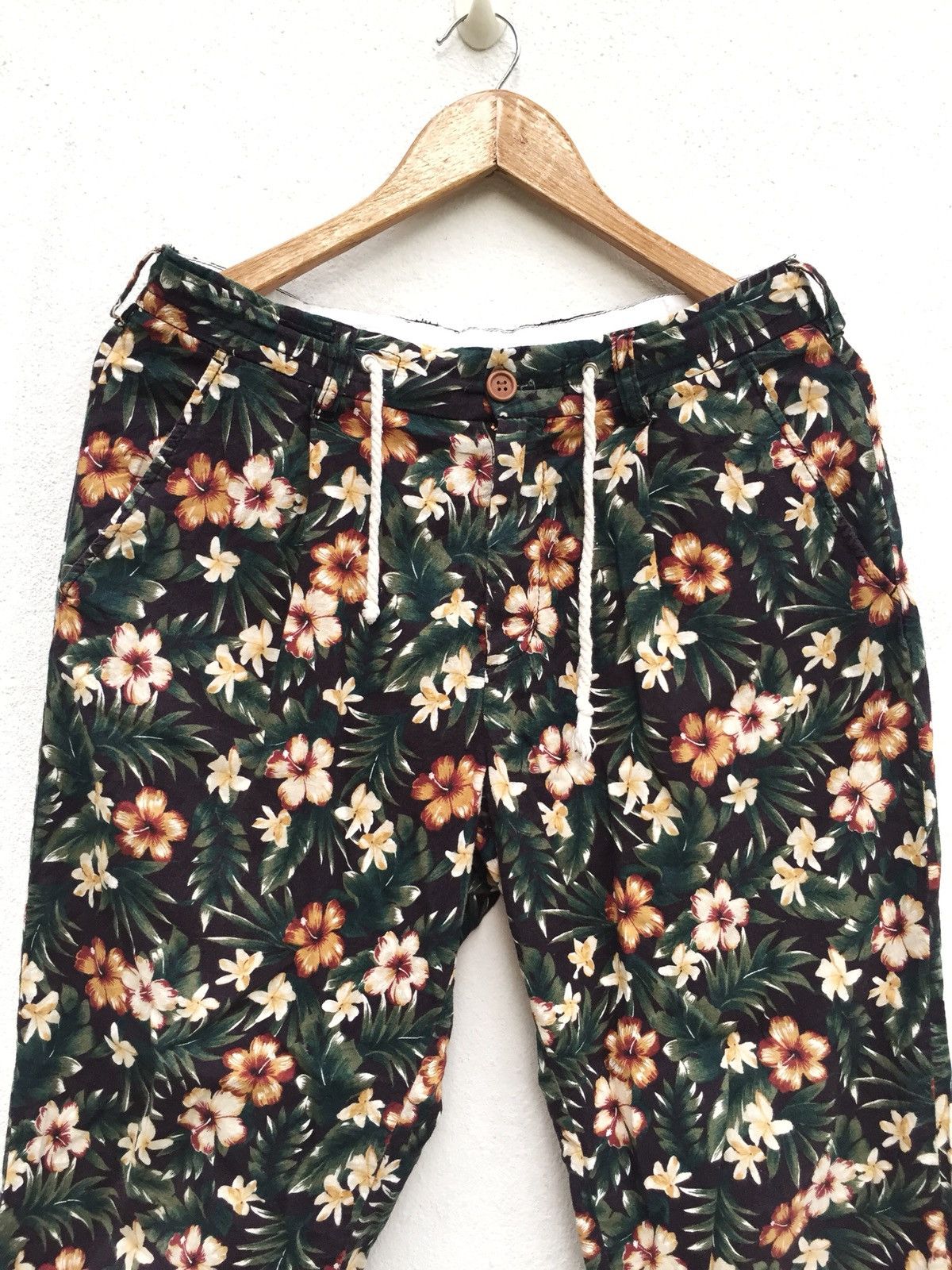 HARE Hare 🇯🇵 Beautiful Multicolour Floral Motif Pants Size US 30 / EU 46 - 3 Thumbnail