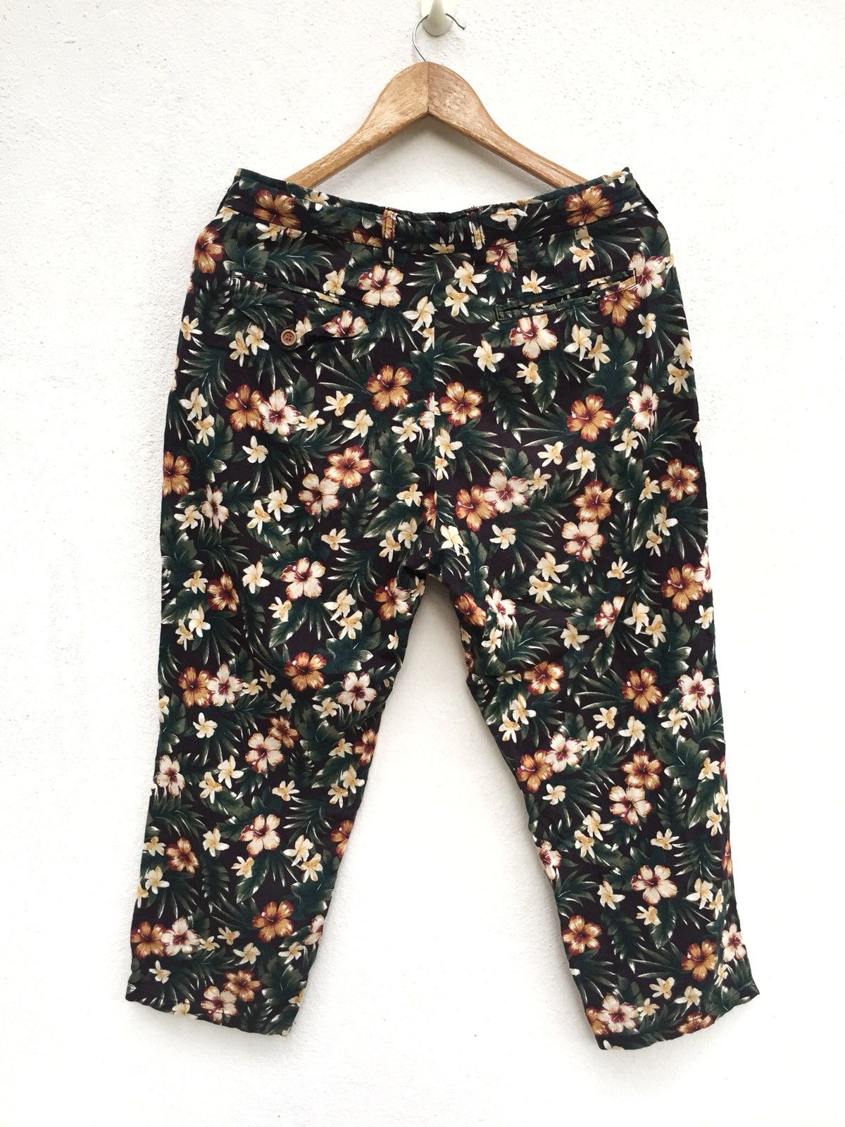HARE Hare 🇯🇵 Beautiful Multicolour Floral Motif Pants Size US 30 / EU 46 - 2 Thumbnail