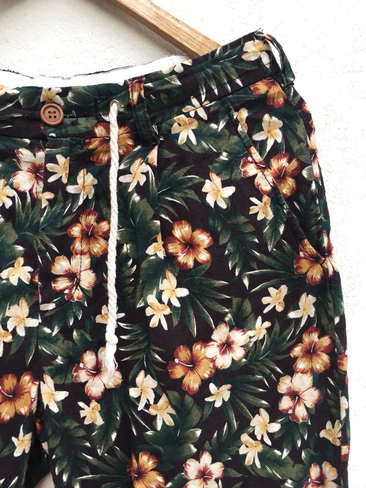 HARE Hare 🇯🇵 Beautiful Multicolour Floral Motif Pants Size US 30 / EU 46 - 4 Thumbnail