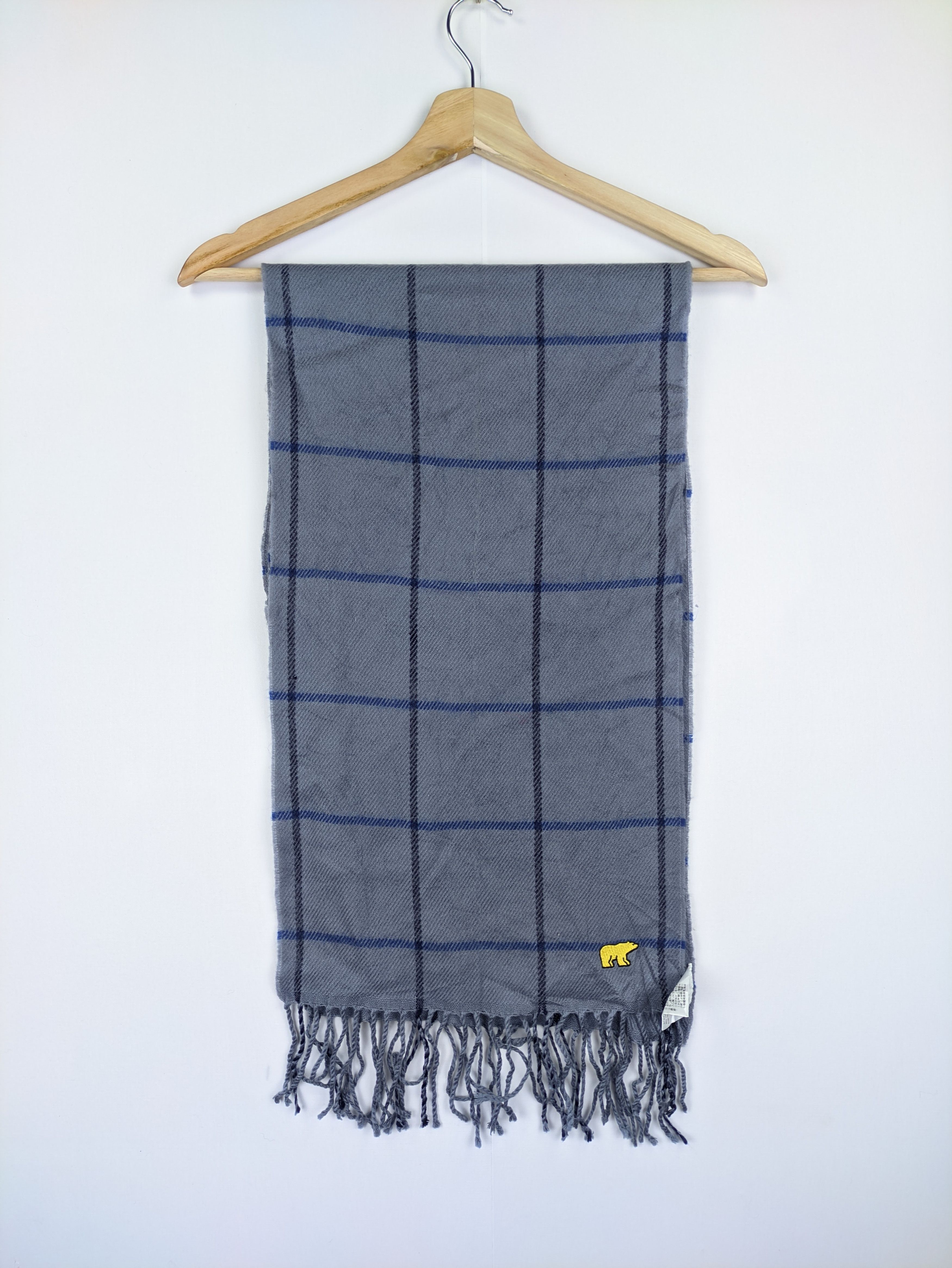 Golden Bear × Japanese Brand Steals🔥Golden Bear Scarf Muffler(💥Combo Scarf PM me💥) Size ONE SIZE - 1 Thumbnail