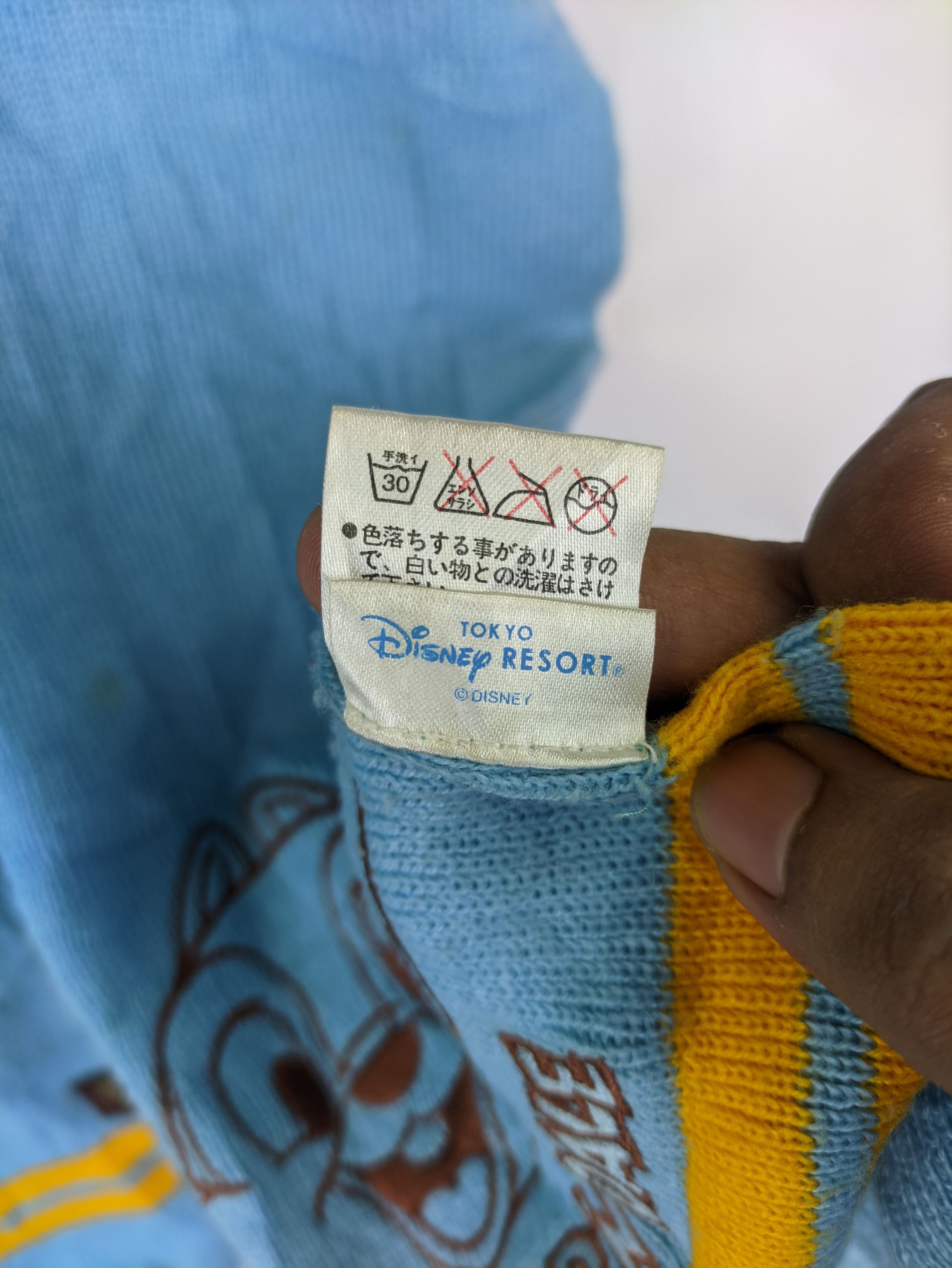 Disney Steals🔥Scarf Muffler Disney Chip And Dale Size ONE SIZE - 2 Thumbnail