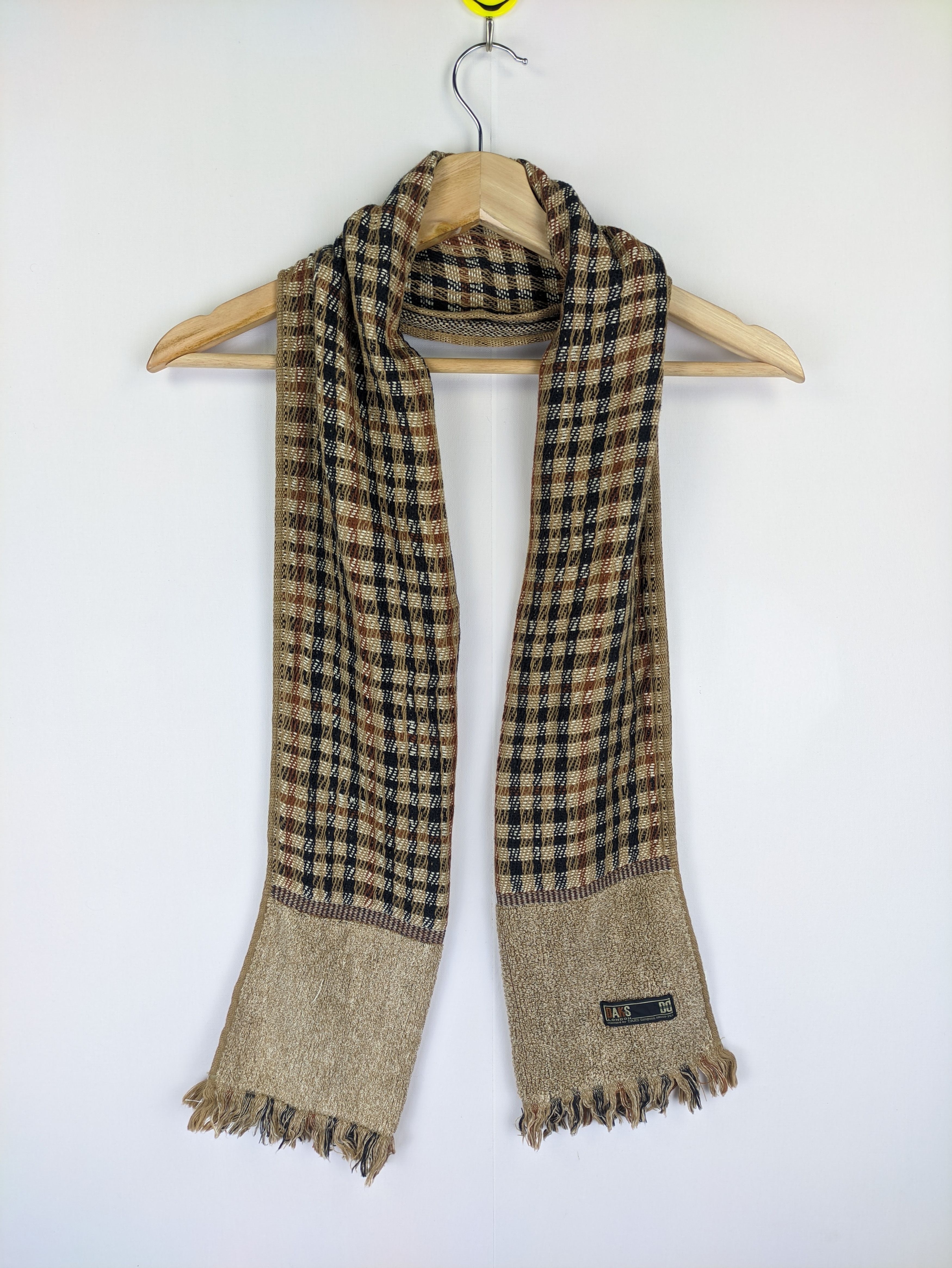 DAKS Steals🔥Scarf Muffler Daks London(💥Combo Scarf PM me💥) Size ONE SIZE - 4 Thumbnail
