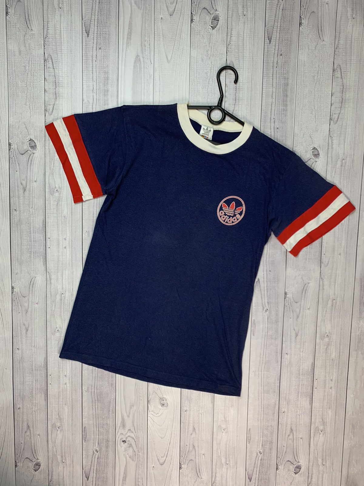 Adidas × Vintage Vintage adidas originals Tee Size S Logo Size US S / EU 44-46 / 1 - 1 Thumbnail