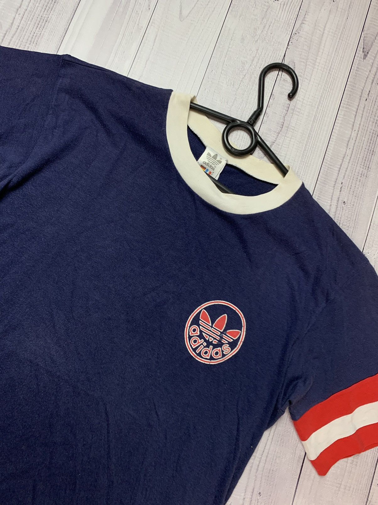 Adidas × Vintage Vintage adidas originals Tee Size S Logo Size US S / EU 44-46 / 1 - 2 Thumbnail