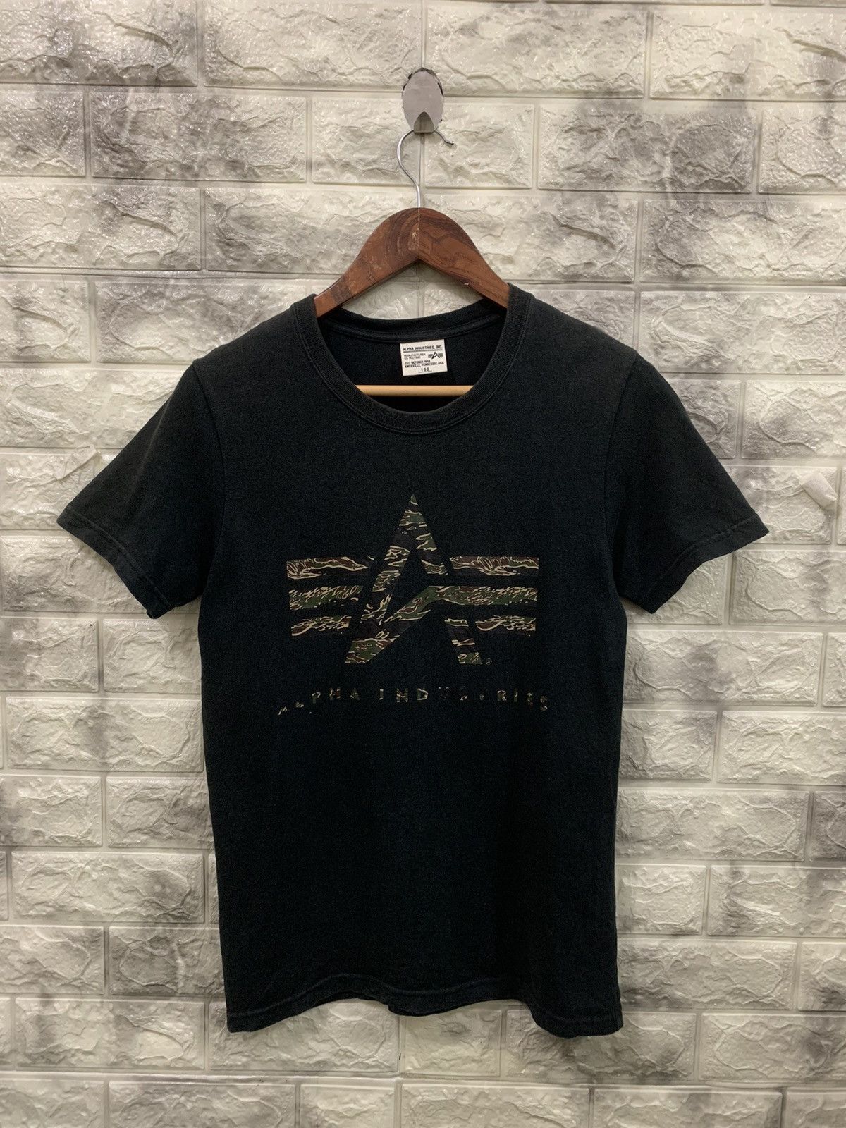 Alpha Industries Alpha Industries Tiger Strike Logo Size US XS / EU 42 / 0 - 1 Thumbnail