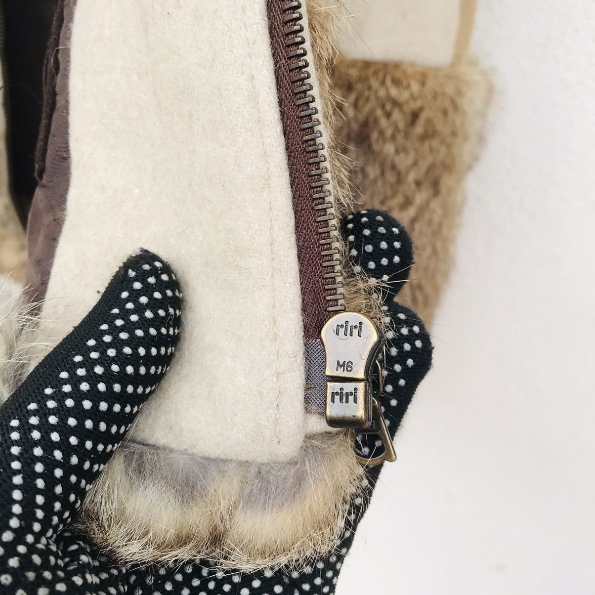 Other Cape & Cloak multi tone fur jacket riri zipper cropped Size S / US 4 / IT 40 - 7 Thumbnail