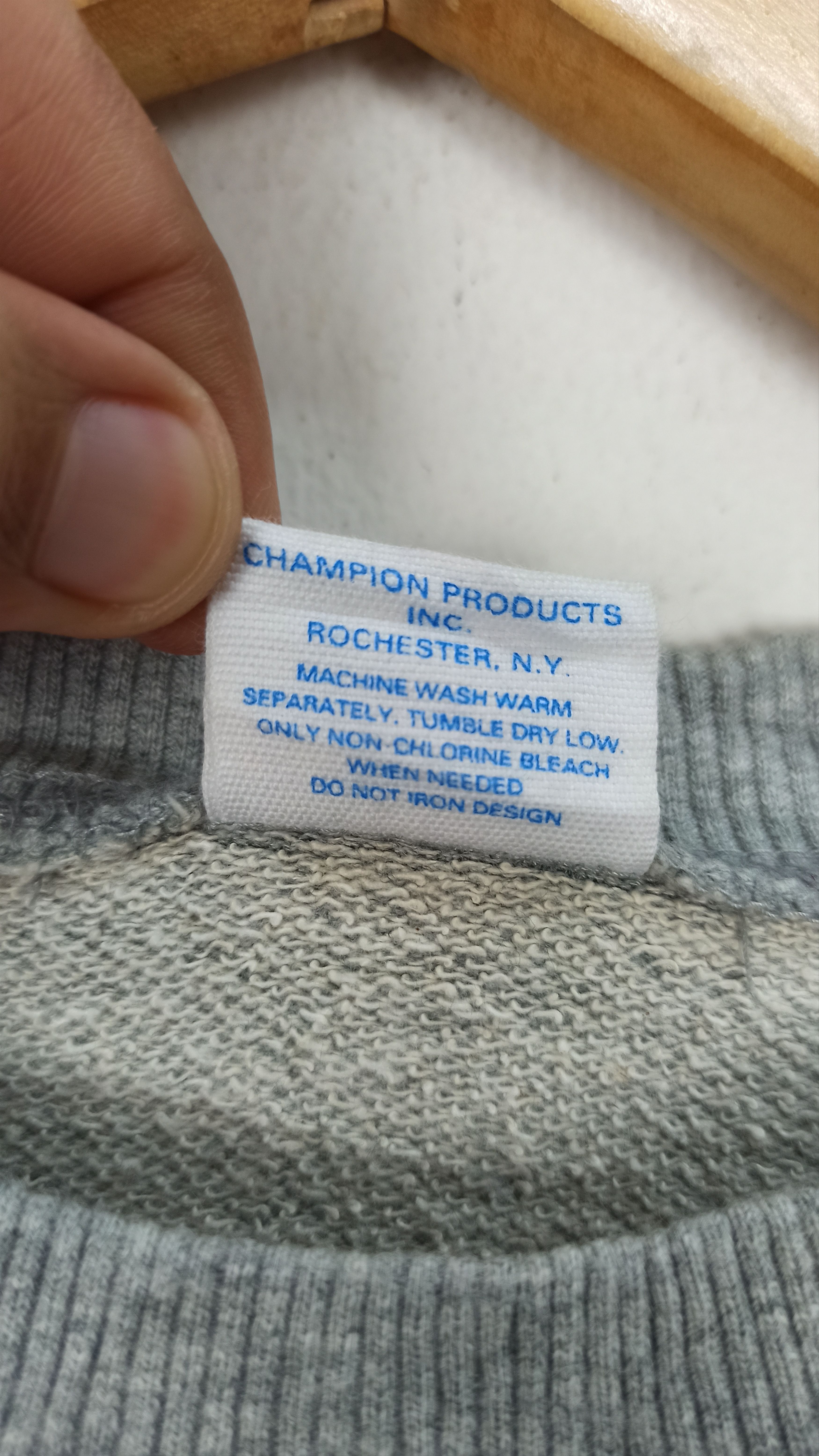 Champion 🔥Vinatge🔥 Sweatshirt CHAMPION Delaware Crewneck Big Logo Size US S / EU 44-46 / 1 - 6 Thumbnail