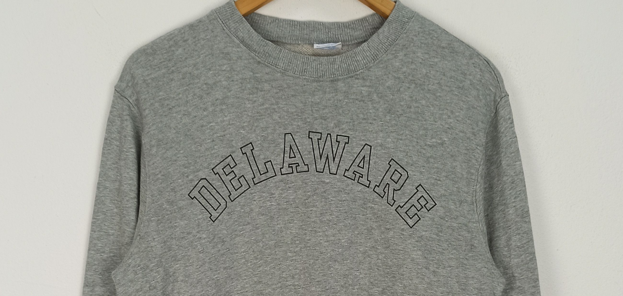 Champion 🔥Vinatge🔥 Sweatshirt CHAMPION Delaware Crewneck Big Logo Size US S / EU 44-46 / 1 - 2 Thumbnail