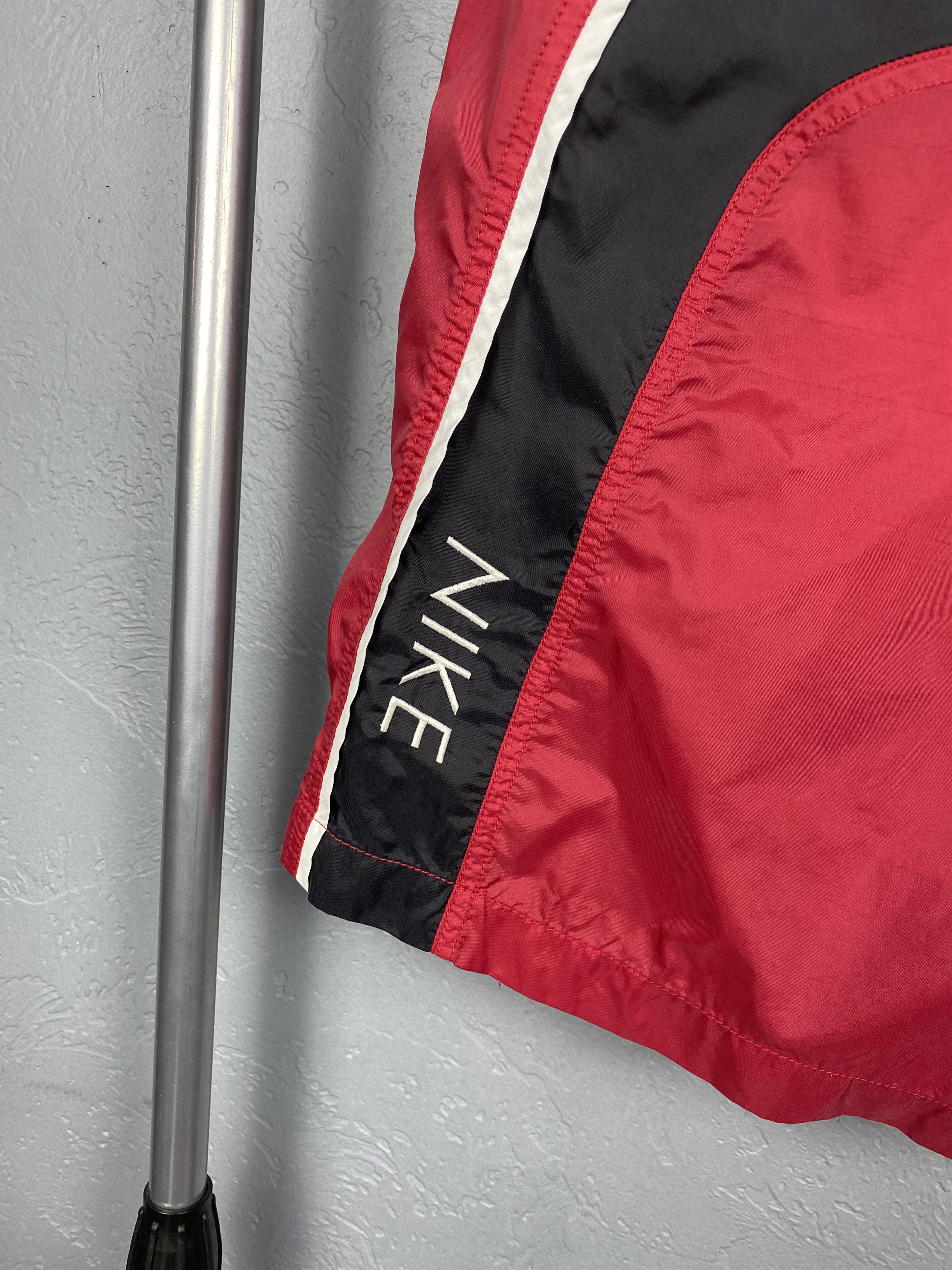 Nike Nike 90s Vintage Mens Nylon Shorts Size US 34 / EU 50 - 6 Thumbnail