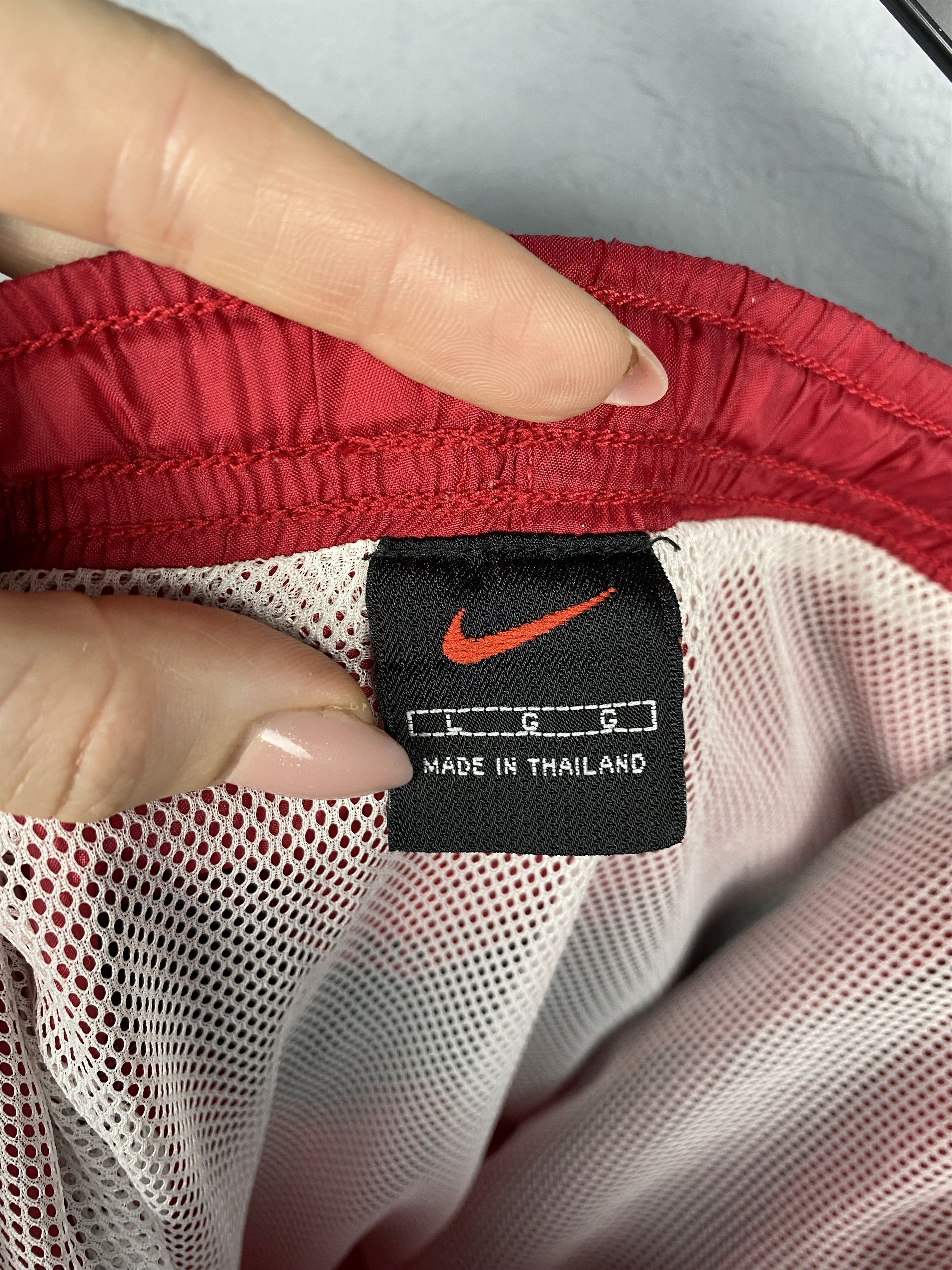 Nike Nike 90s Vintage Mens Nylon Shorts Size US 34 / EU 50 - 7 Thumbnail