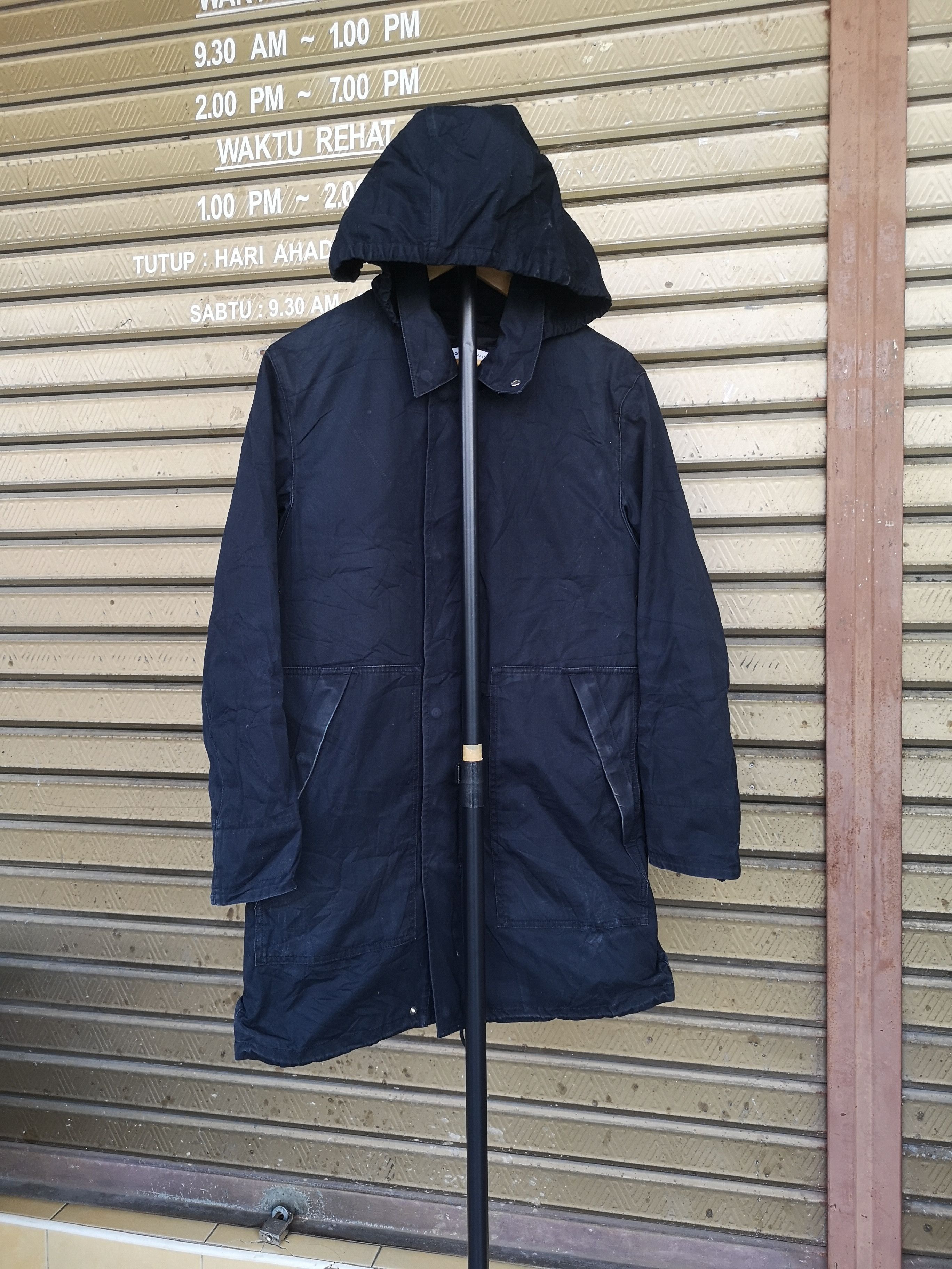 image of Lemaire x Uniqlo Fishtail Parka in Blue, Men's (Size Medium)