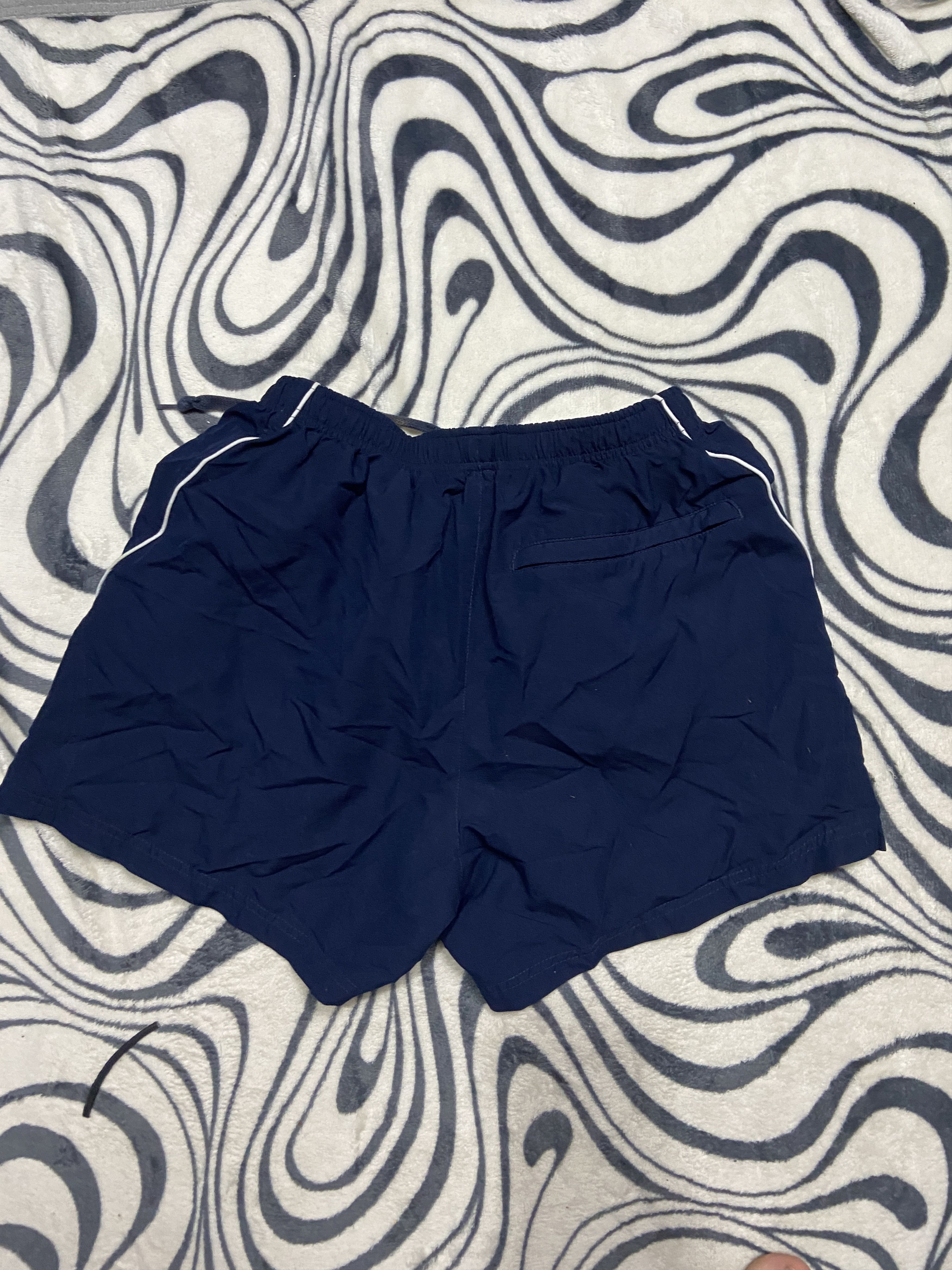 Nike Nike Vintage Mens Nylon Shorts Size US 32 / EU 48 - 4 Thumbnail