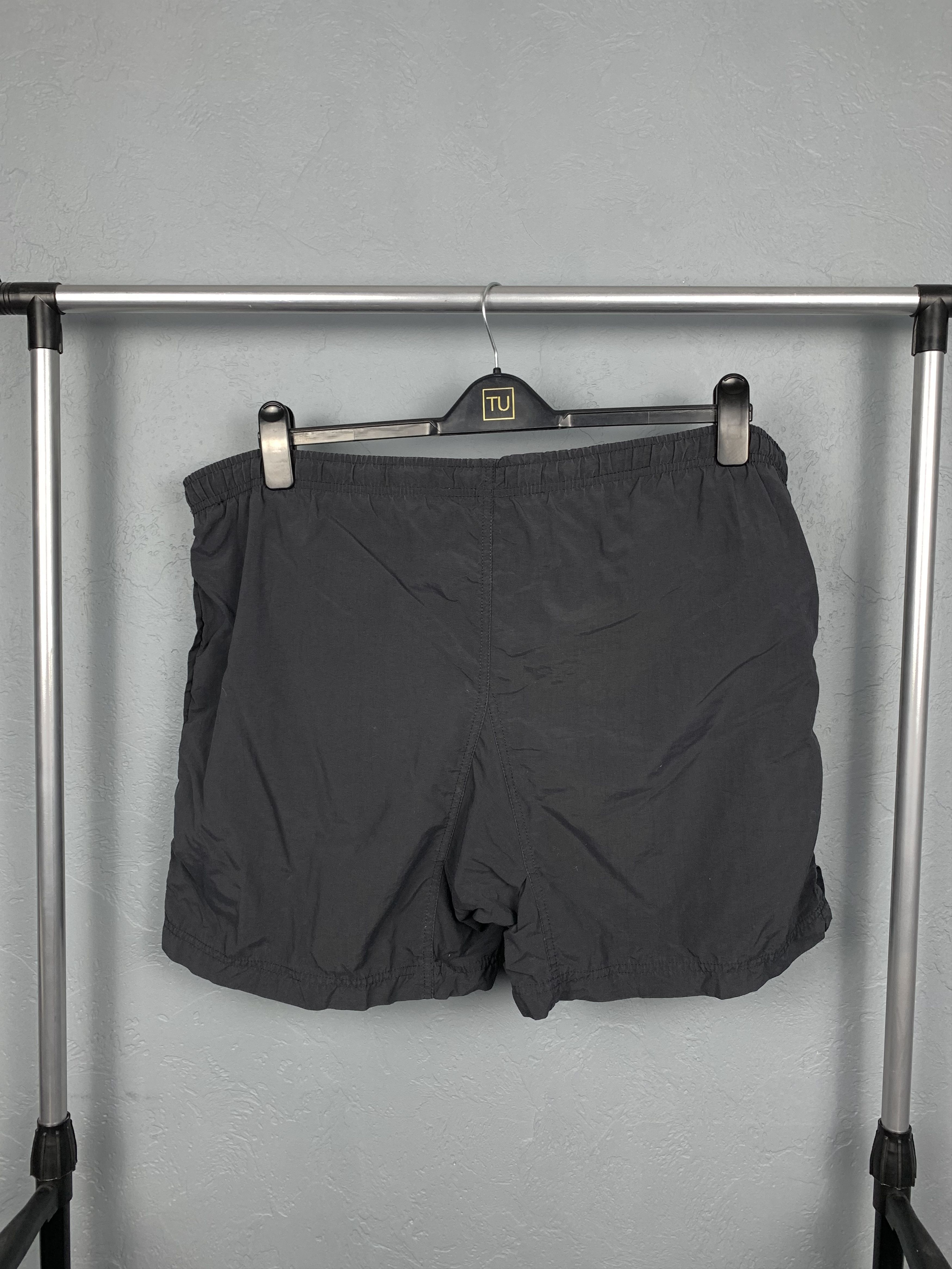 Nike Nike 90'S Vintage Nylon Shorts Size L Size US 34 / EU 50 - 3 Thumbnail