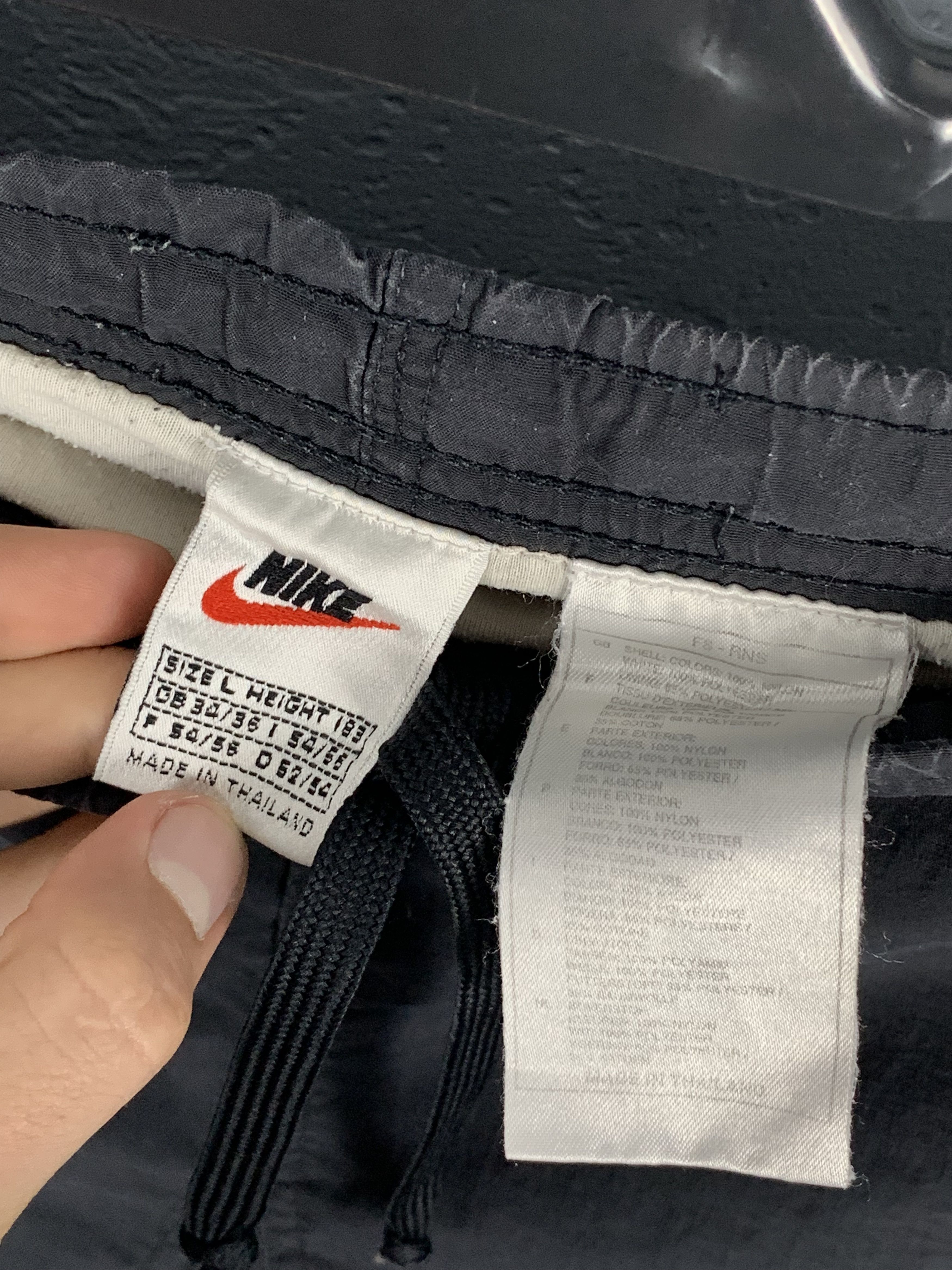 Nike Nike 90'S Vintage Nylon Shorts Size L Size US 34 / EU 50 - 4 Thumbnail