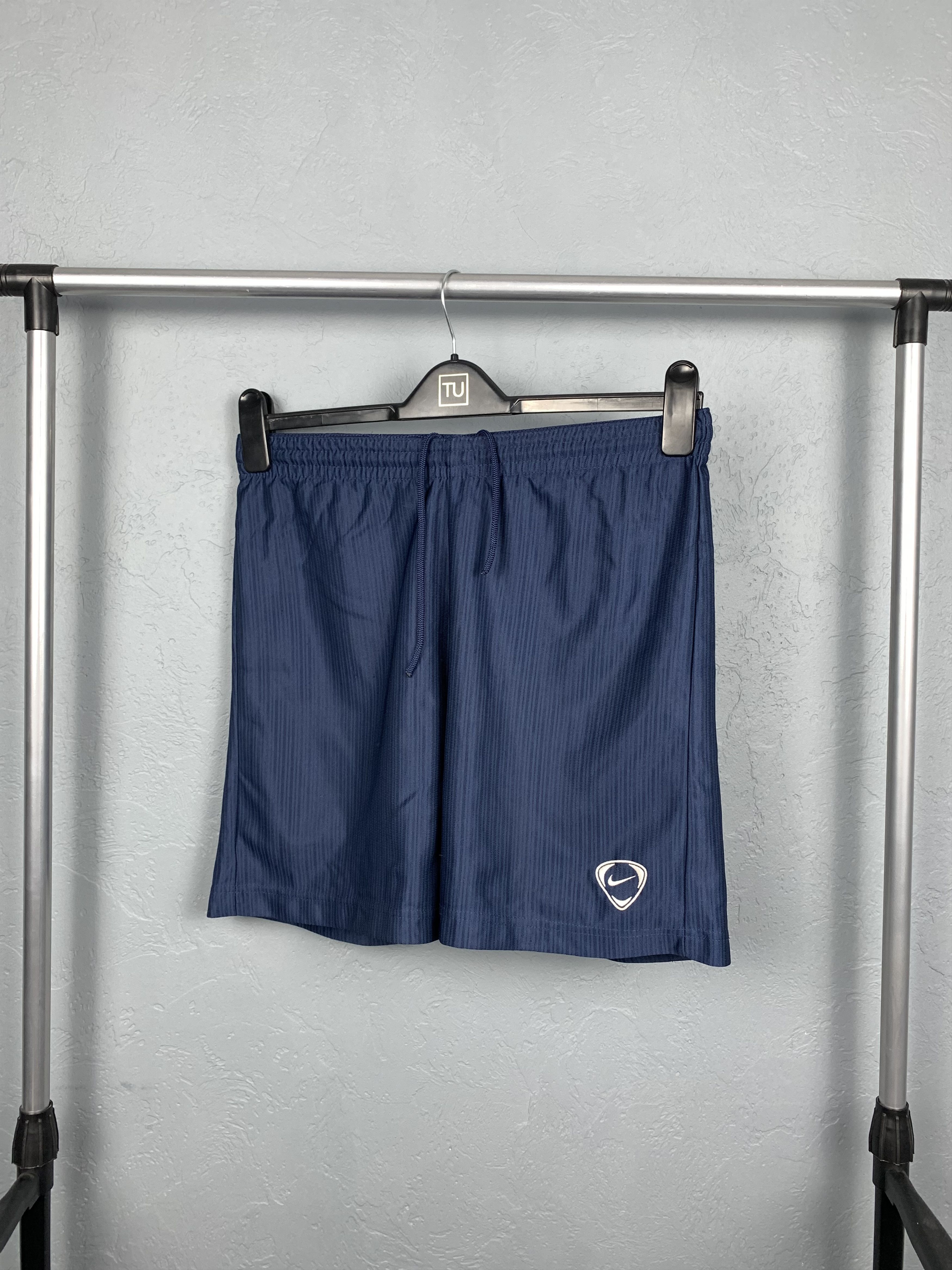 Nike Vintage Nike Mens Shorts Dri Fit Y2K Size US 30 / EU 46 - 1 Thumbnail