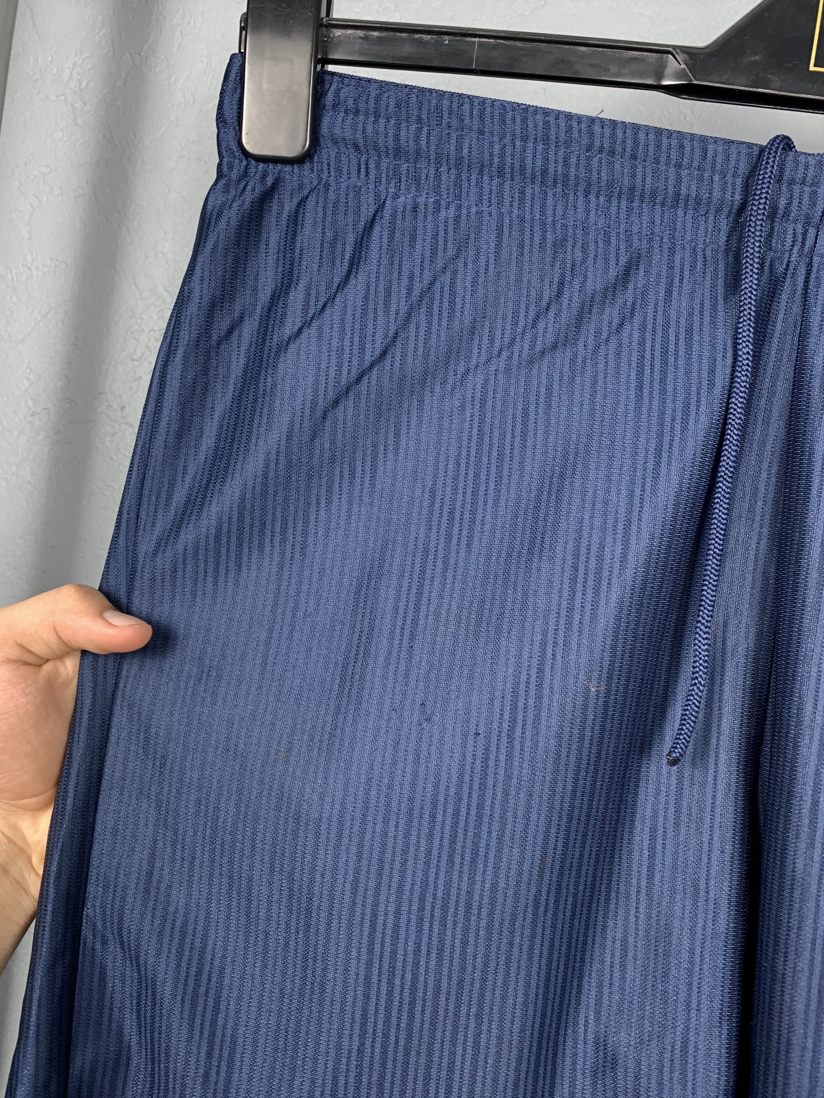 Nike Vintage Nike Mens Shorts Dri Fit Y2K Size US 30 / EU 46 - 3 Thumbnail