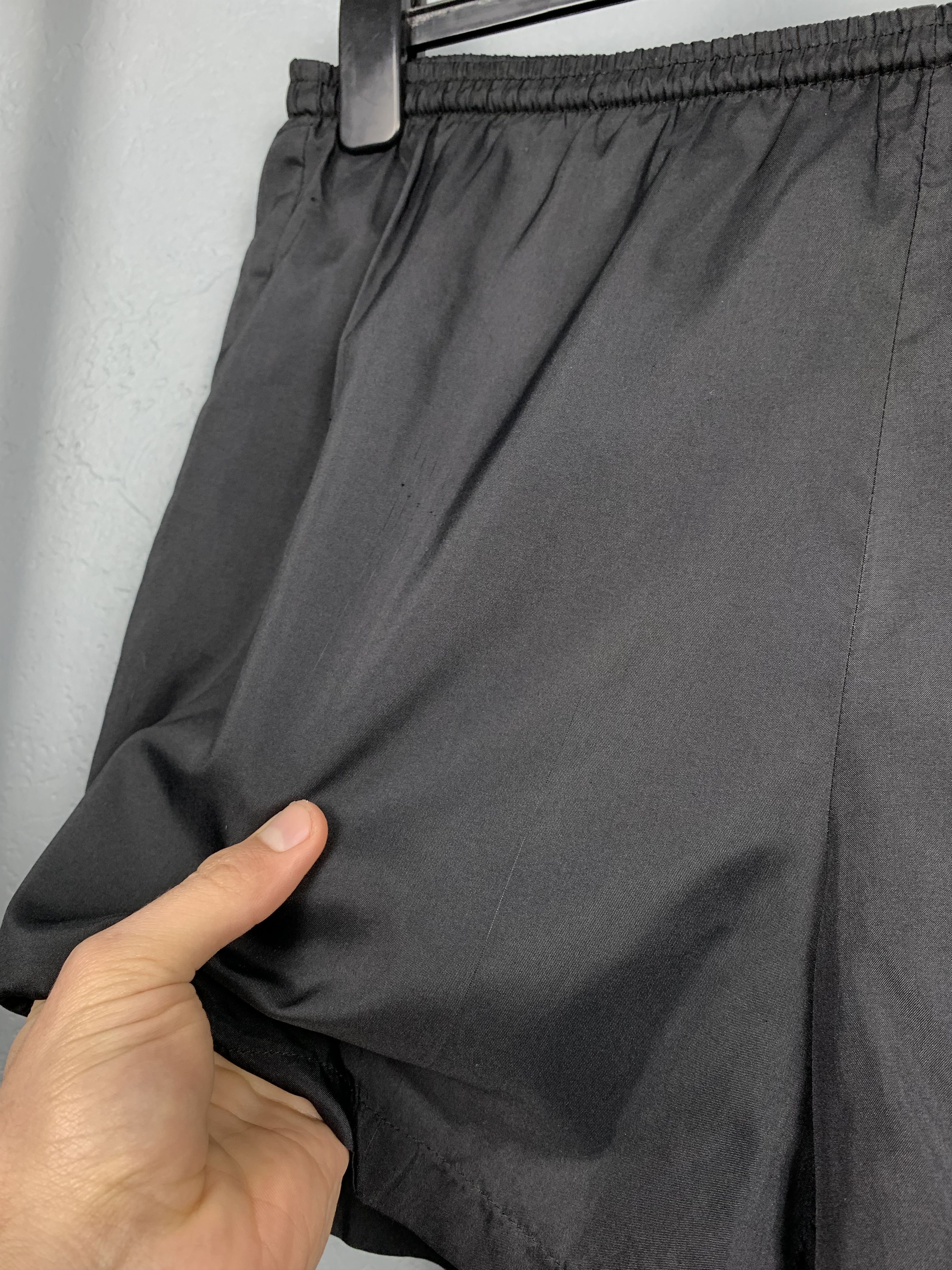 Nike Vintage Nike Mens Nylon Shorts Y2K Size US 32 / EU 48 - 3 Thumbnail