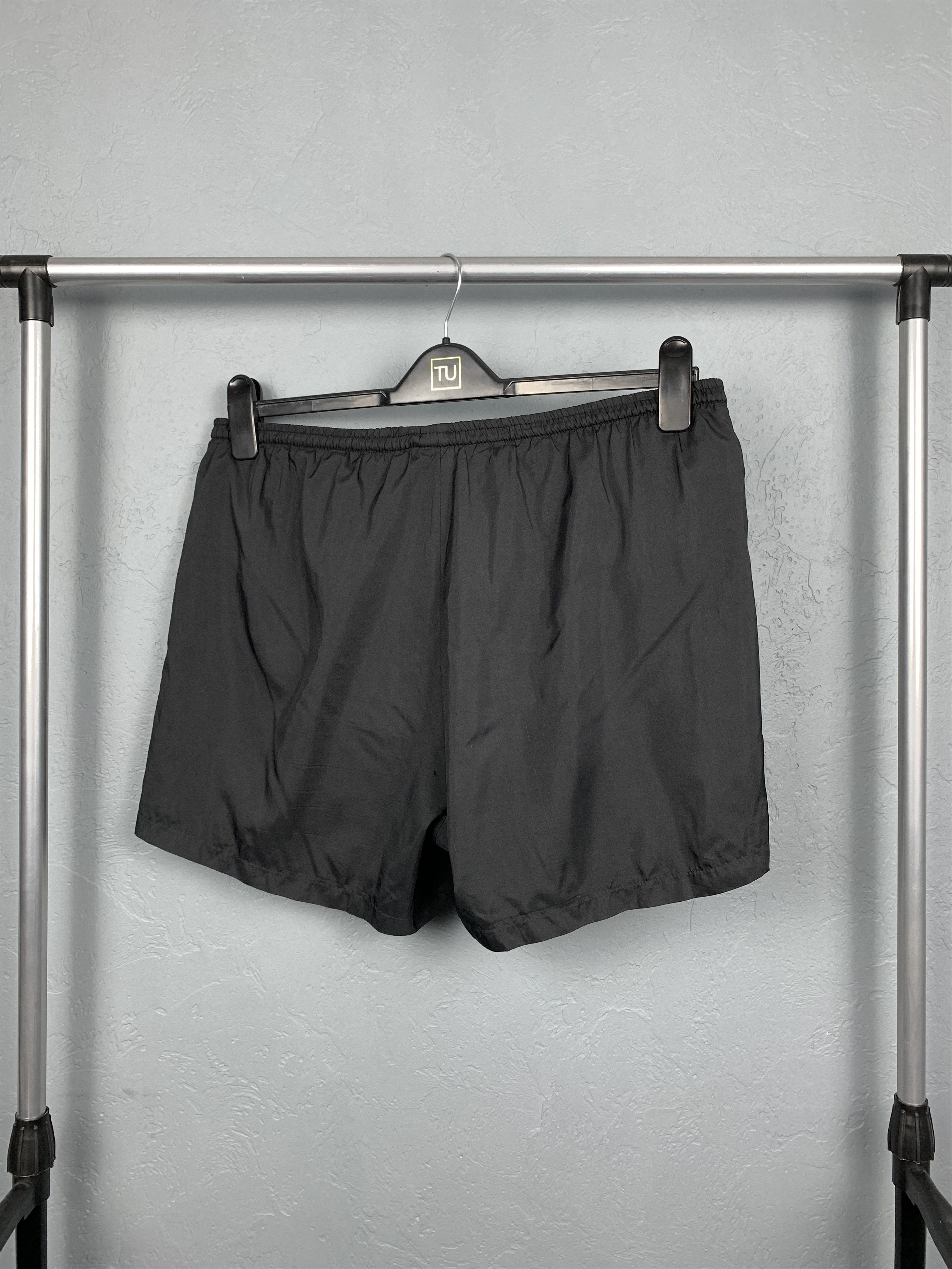 Nike Vintage Nike Mens Nylon Shorts Y2K Size US 32 / EU 48 - 4 Thumbnail