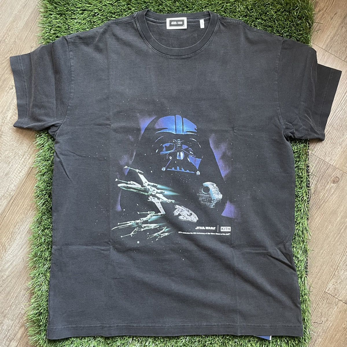 Kith Kith Star Wars Darth Vader Space Poster Vintage Tee Black M