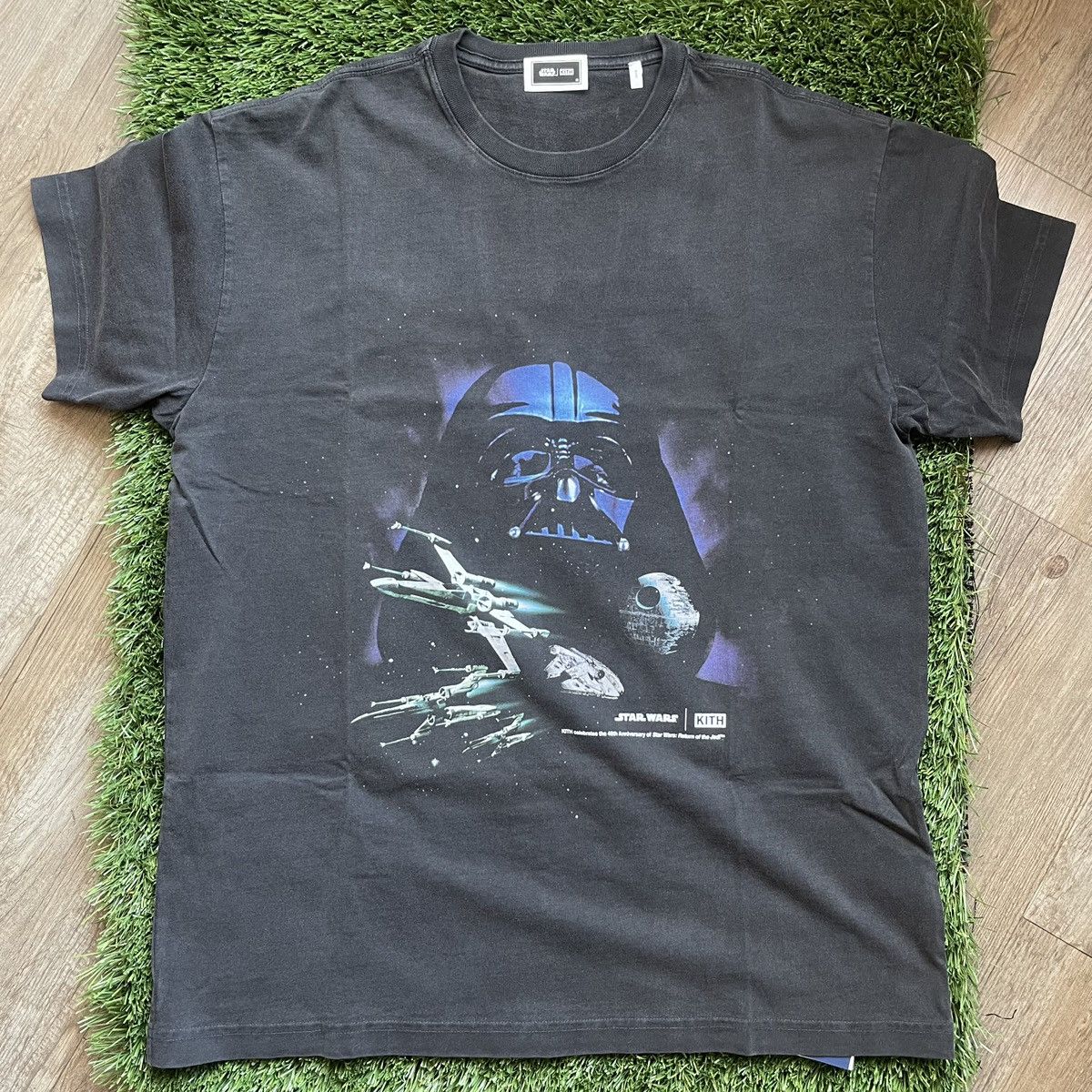 image of Kith Star Wars Darth Vader Space Poster Vintage Tee Black M, Men's (Size Medium)