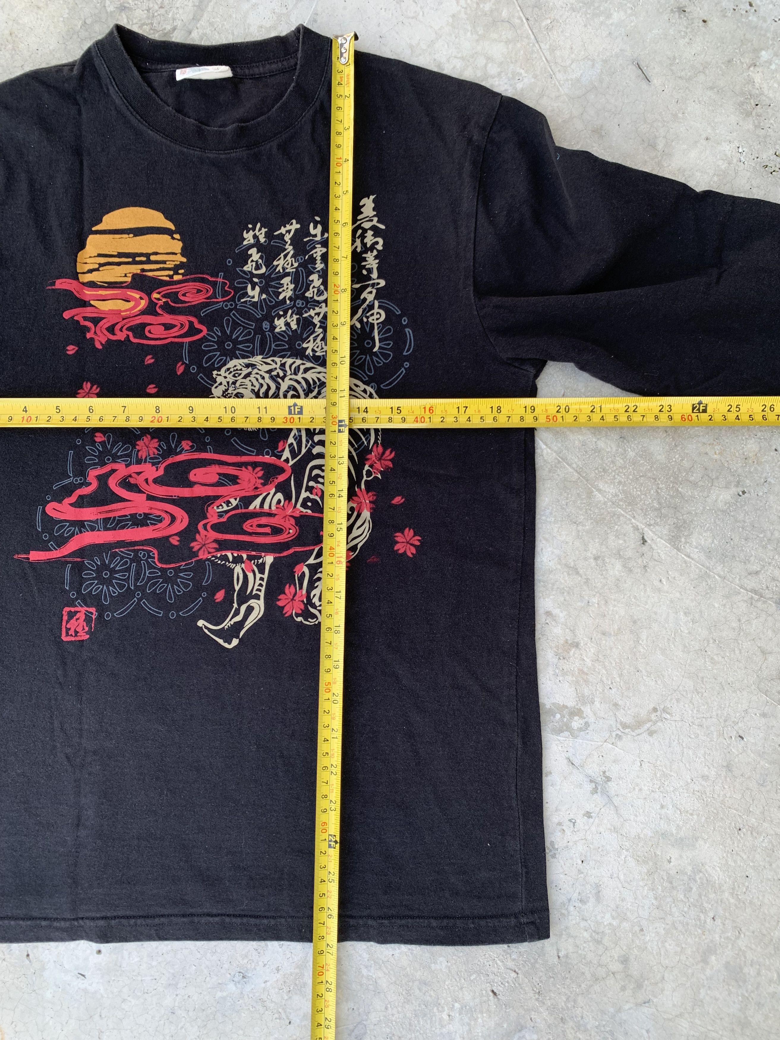 Japanese Brand Vintage Karakuri Tiger Motive Sukajan LS Tshirt Size US M / EU 48-50 / 2 - 4 Thumbnail