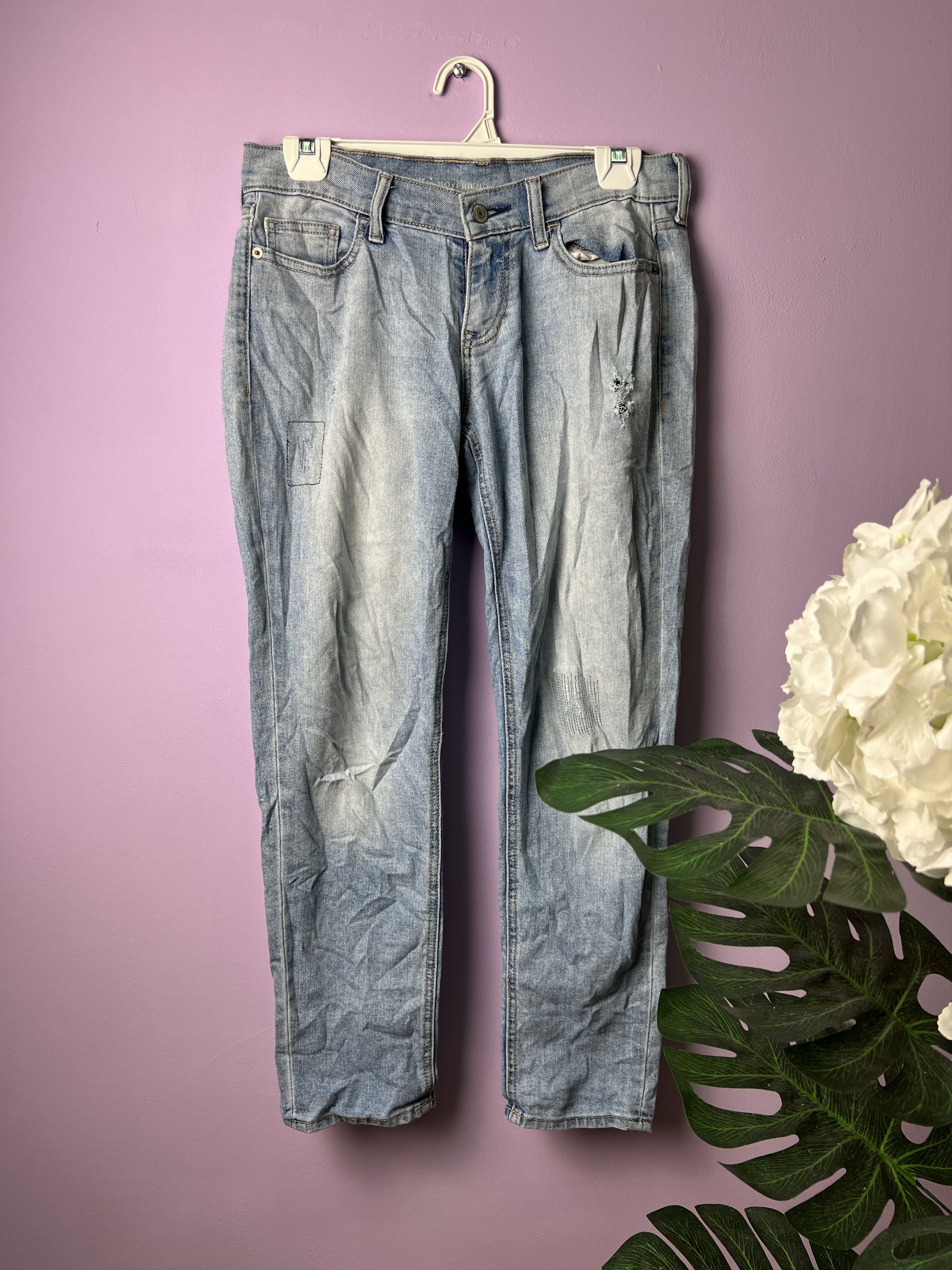 Old Navy 🔥Old Navy Boyfriend Distressed Denim Size 31" - 1 Thumbnail