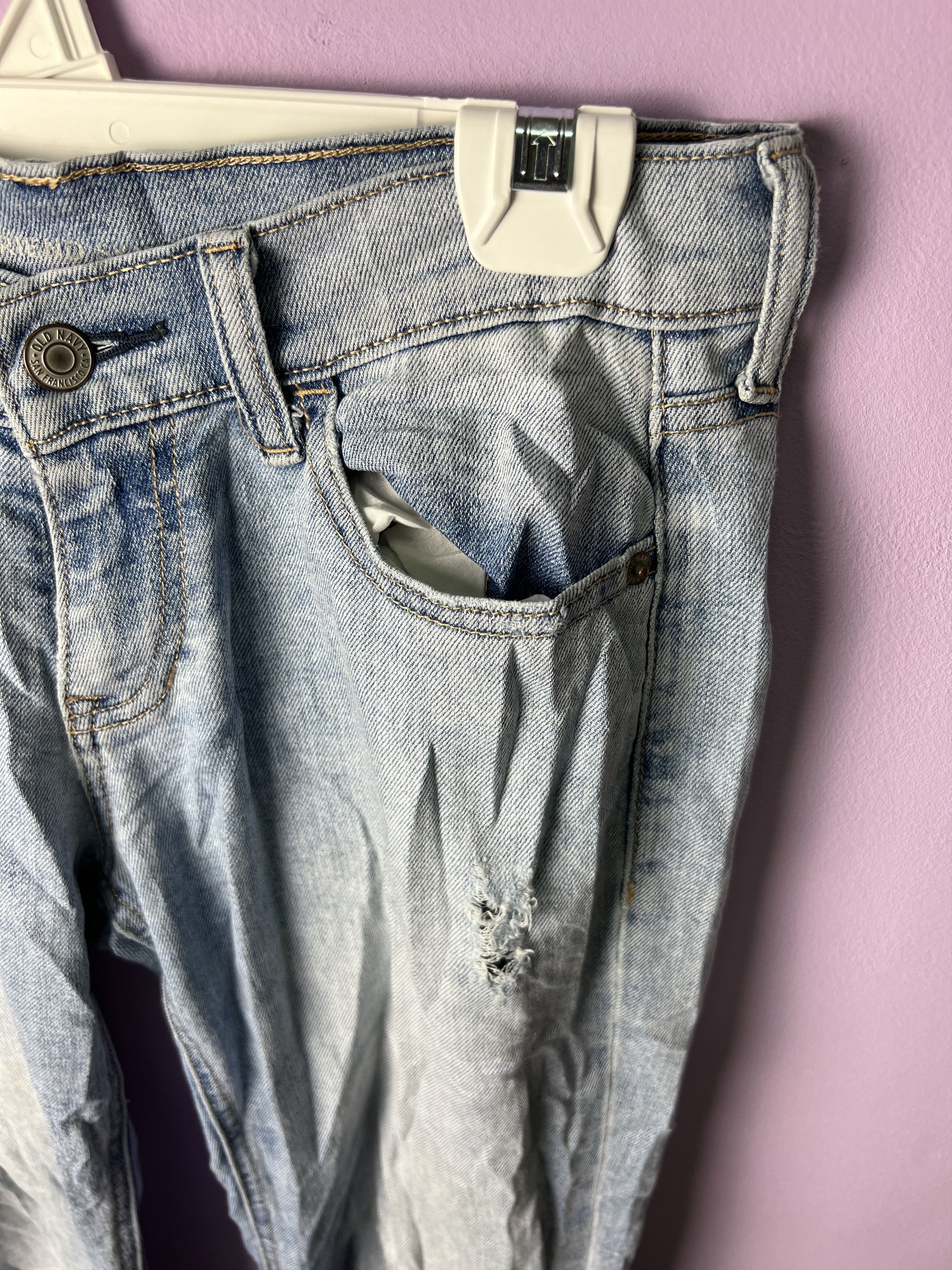 Old Navy 🔥Old Navy Boyfriend Distressed Denim Size 31" - 4 Thumbnail