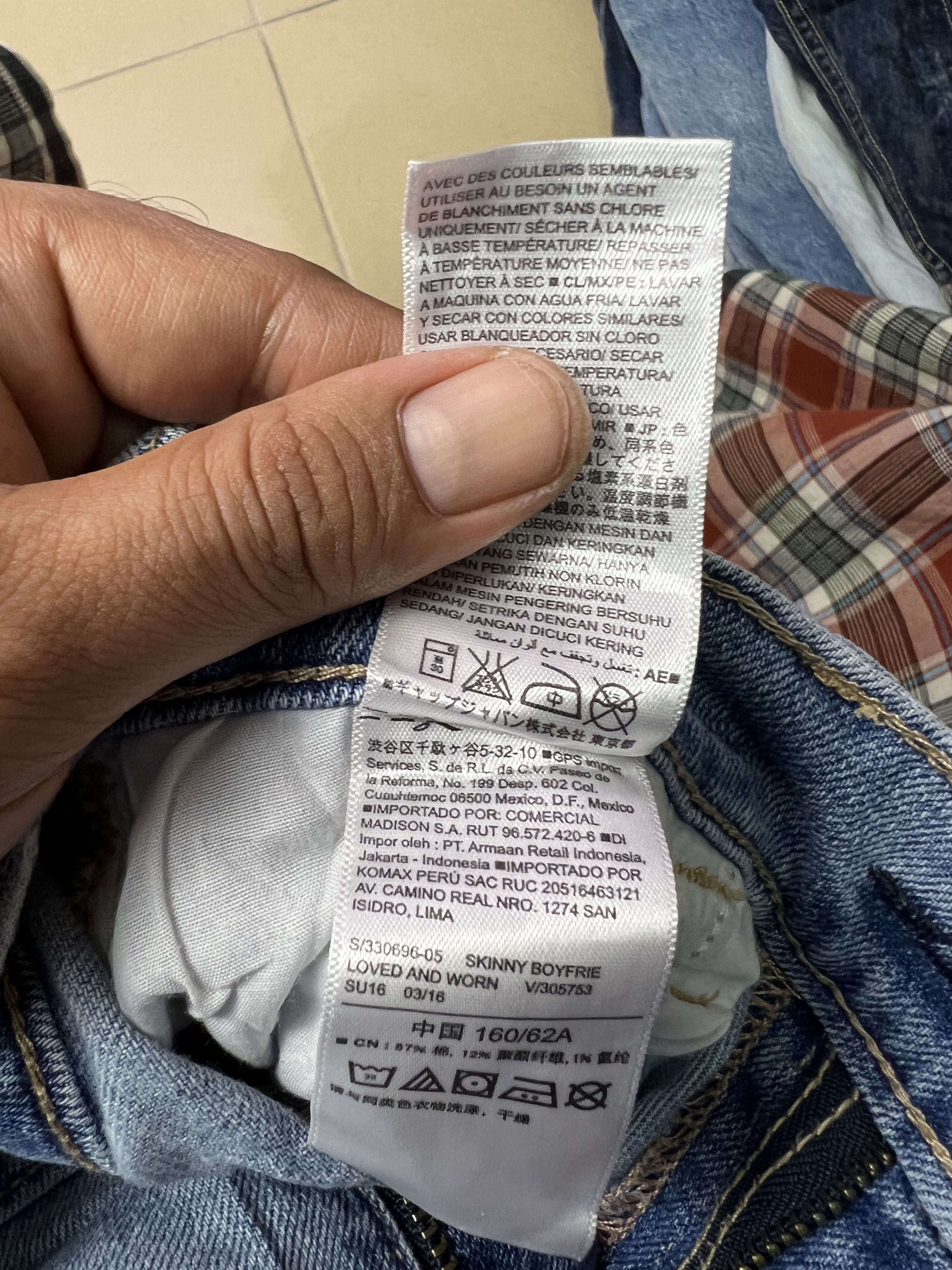 Old Navy 🔥Old Navy Boyfriend Distressed Denim Size 31" - 13 Thumbnail