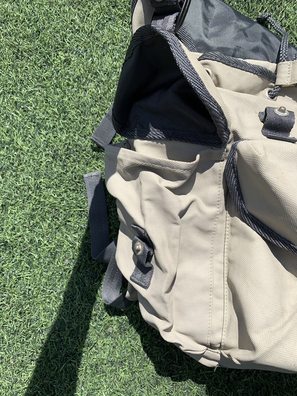 Gap × Vintage Vintage Gap Gorpcore Bag Multi Pocket Military Backpack Y2K Size ONE SIZE - 11 Thumbnail