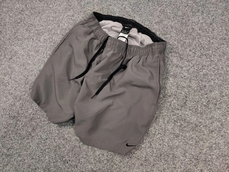 Nike Vintage Nike Shorts Logo swoosh casual Y2K Streetwear Size US 36 / EU 52 - 2 Thumbnail